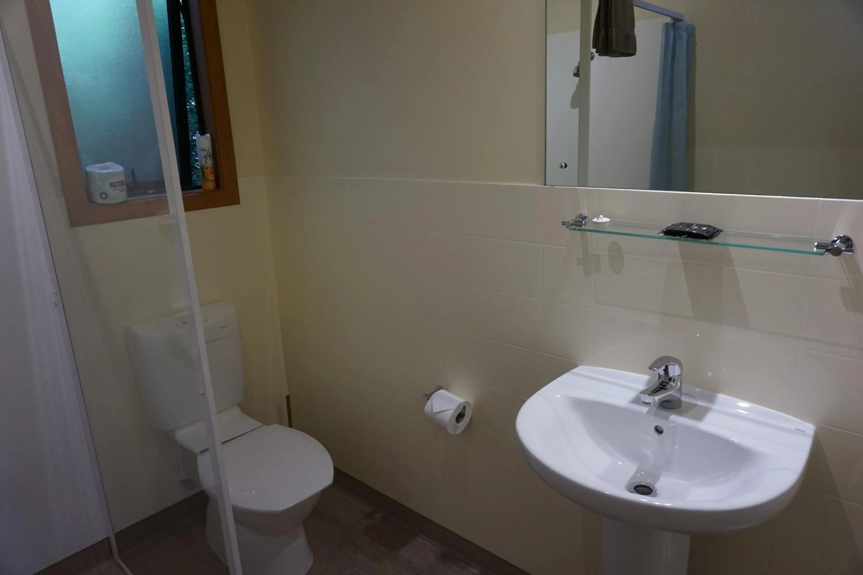 Bathroom in Geraldine Motels