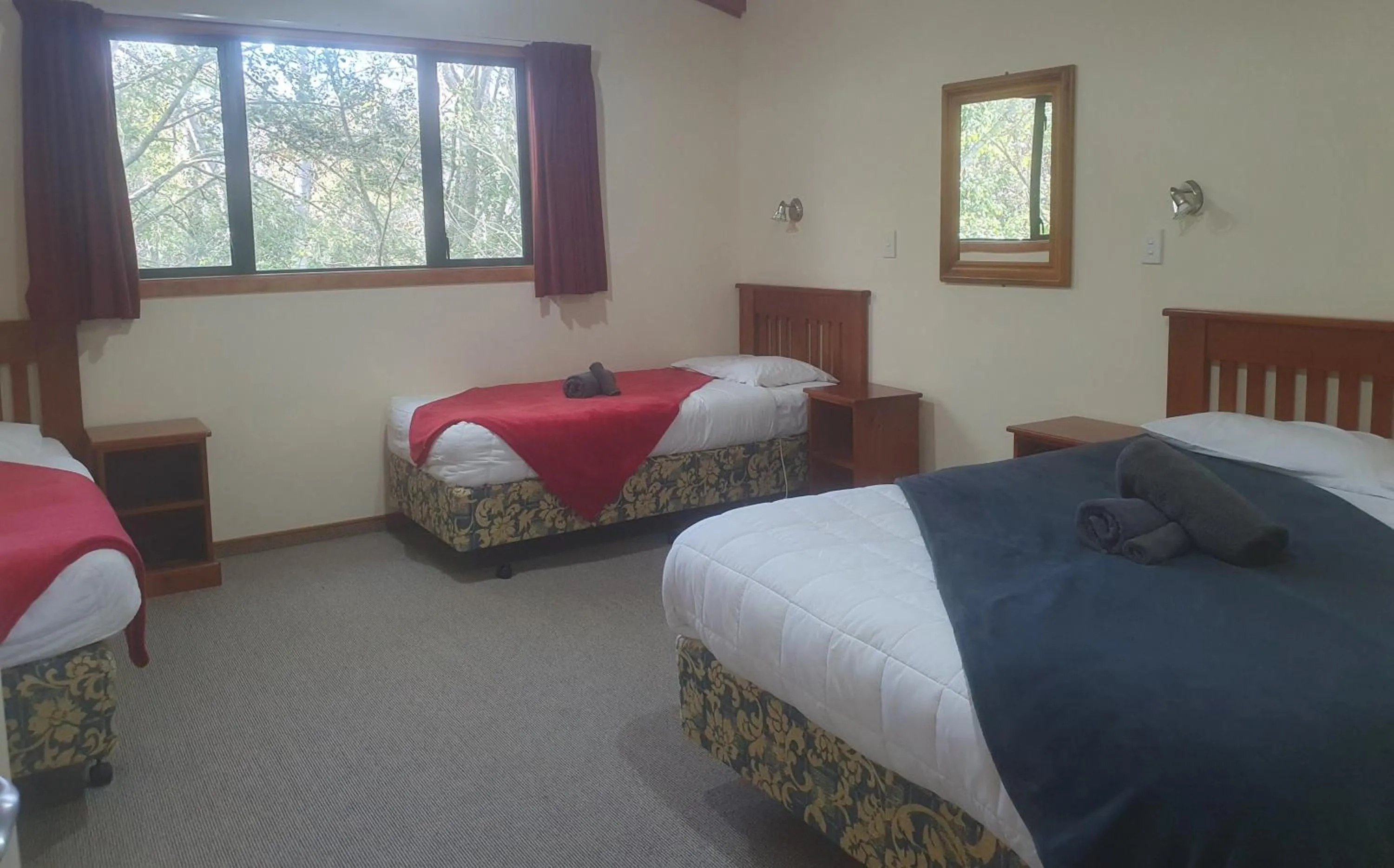 Bedroom, Bed in Geraldine Motels