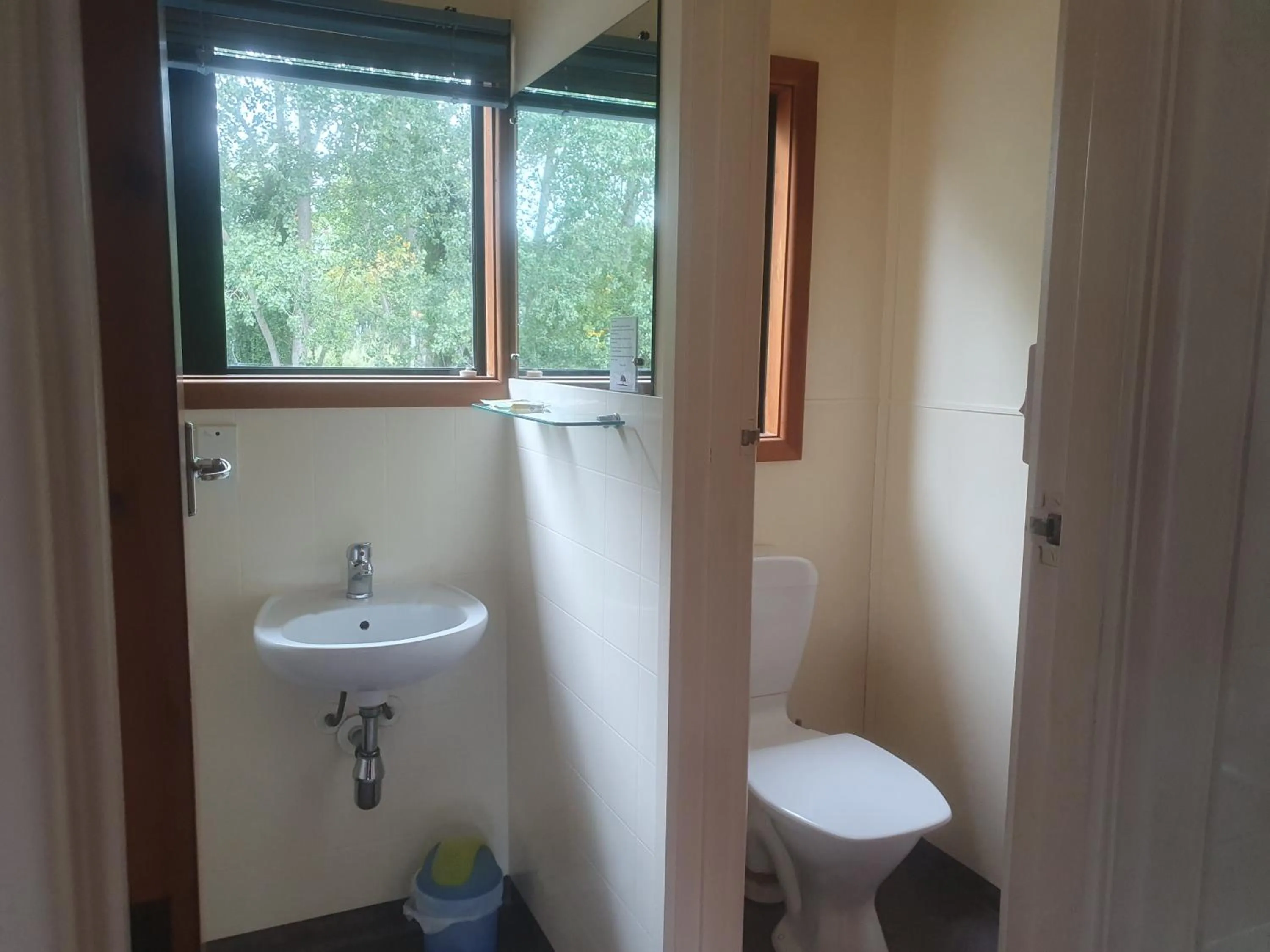 Bathroom in Geraldine Motels