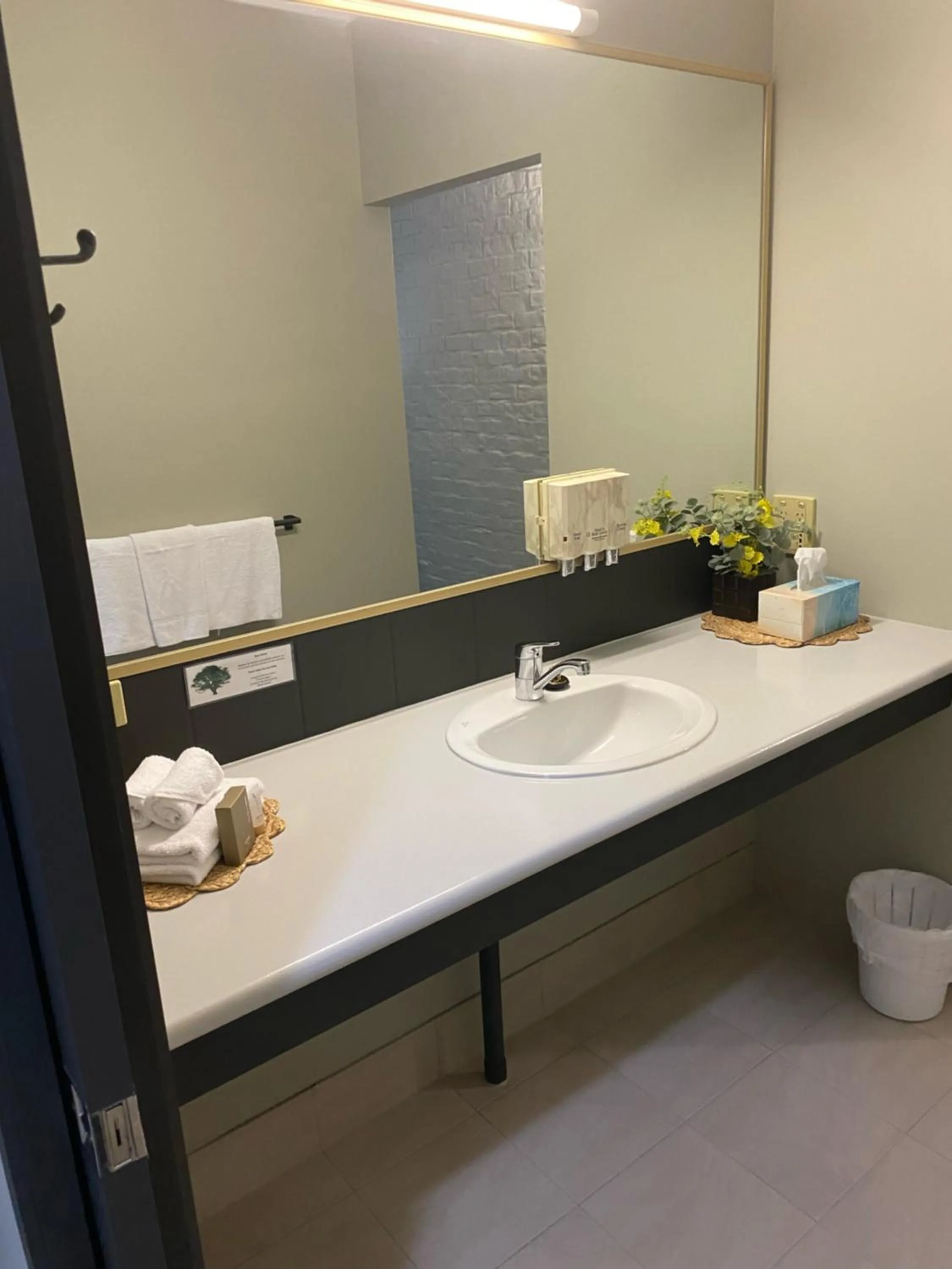 Bathroom in Madison Spa Motel - Adults Only