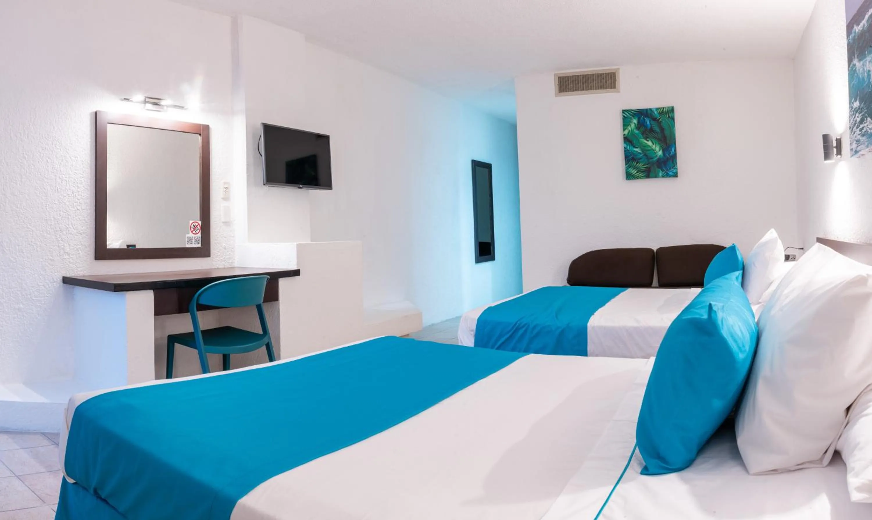 Photo of the whole room, Bed in Howard Johnson by Wyndham Veracruz