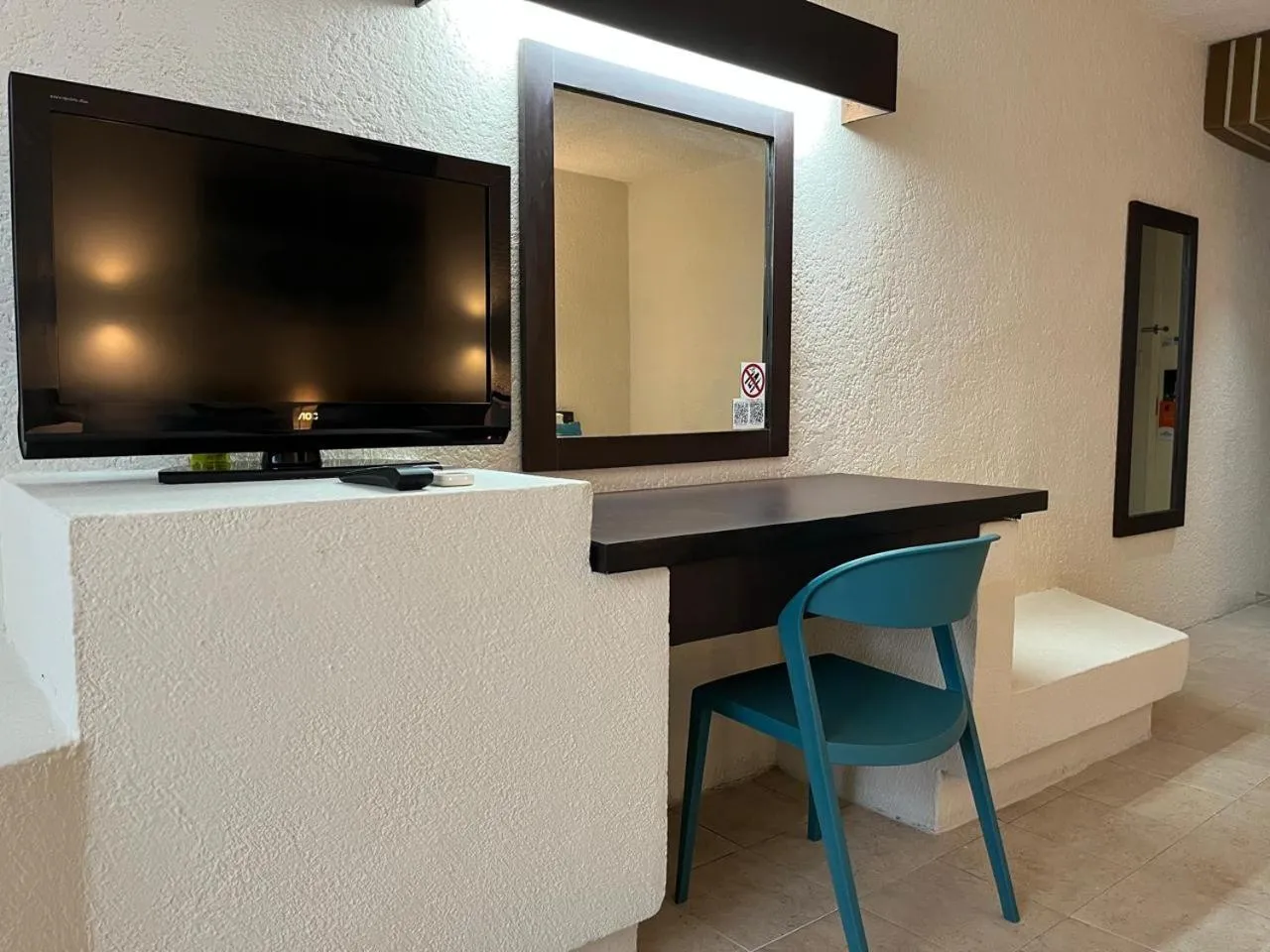 TV and multimedia in Howard Johnson by Wyndham Veracruz