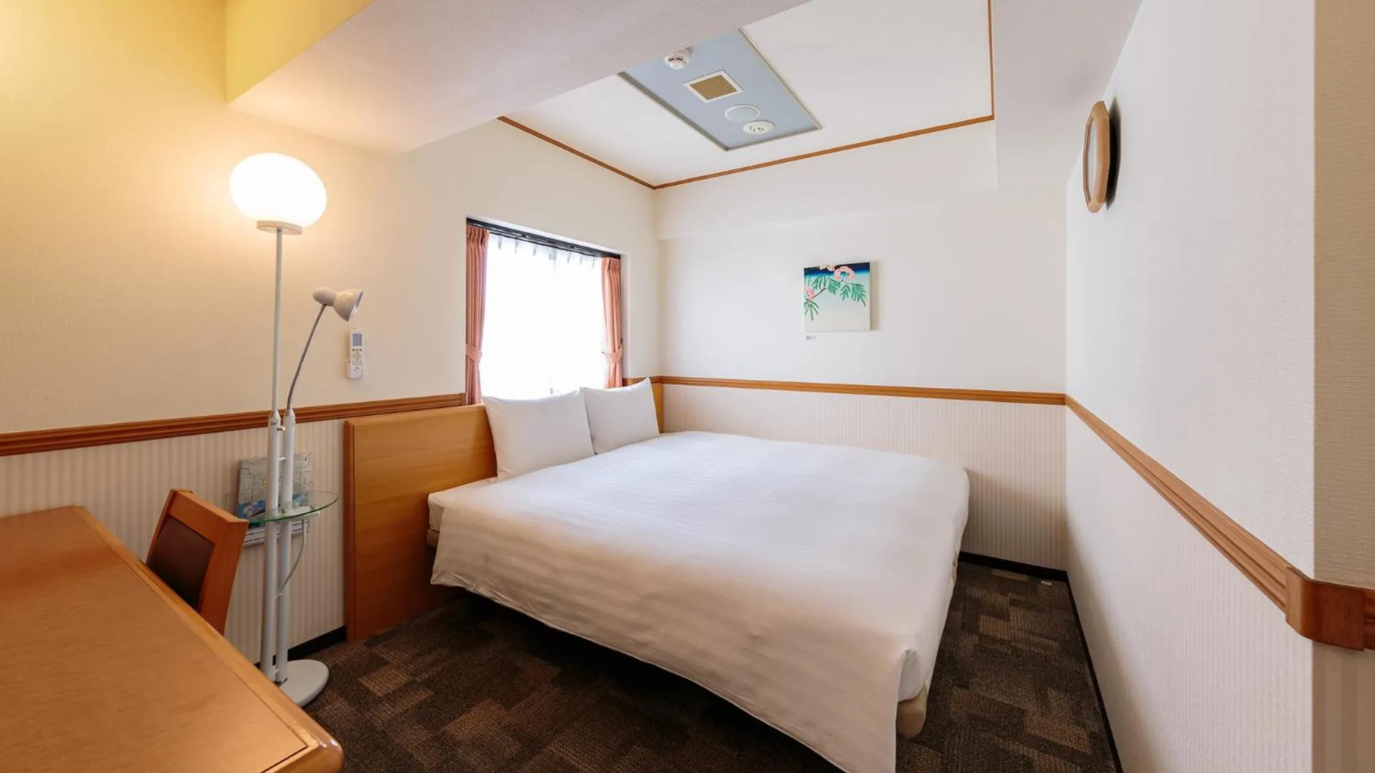 Bedroom, Bed in Toyoko Inn Tokyo Tozai-sen Nishi-kasai
