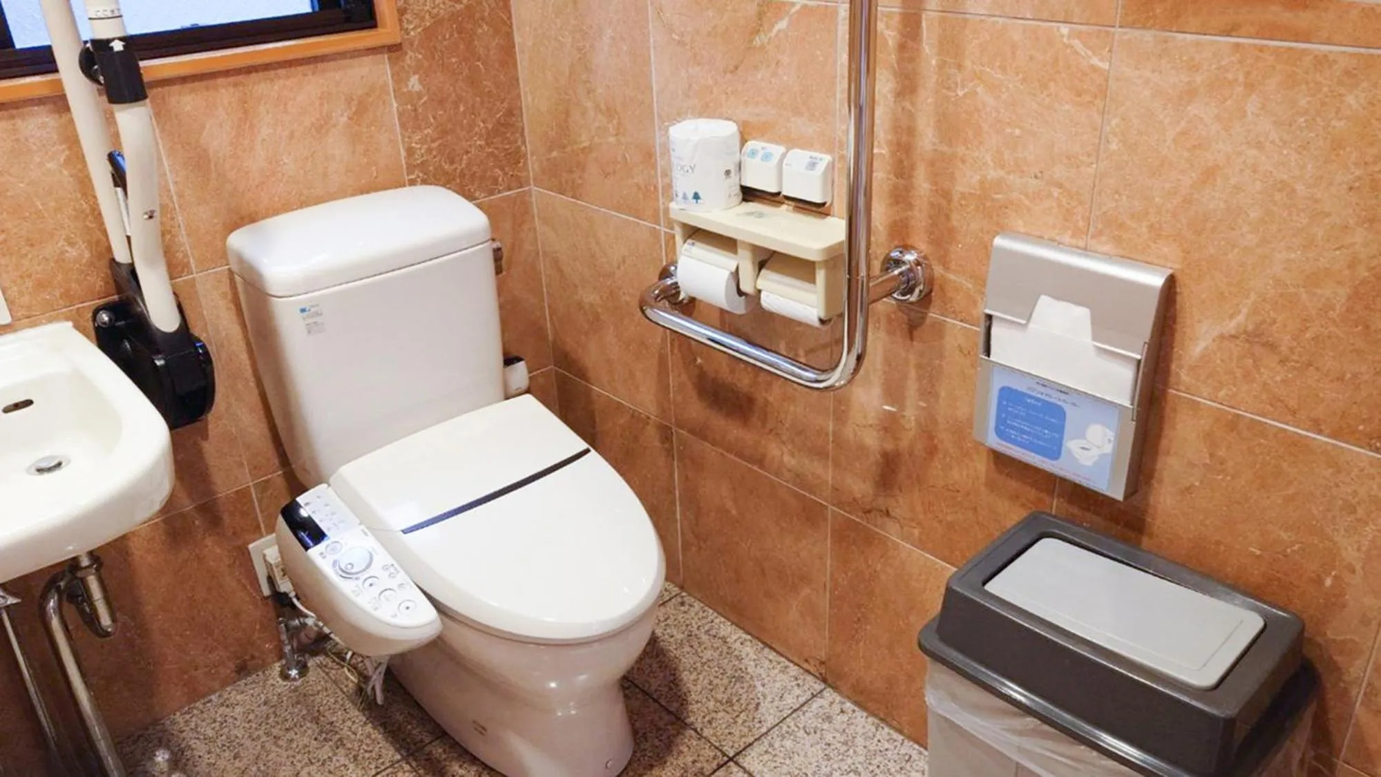 Toilet in Toyoko Inn Tottori-eki Minami-guchi