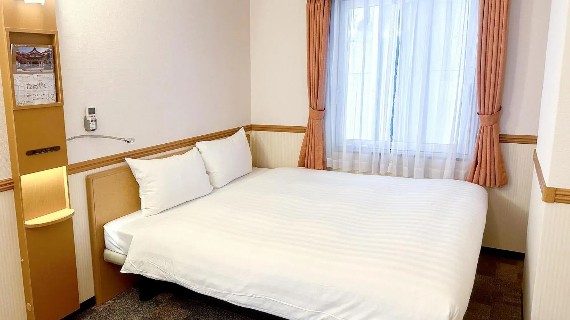 Queen Room - single occupancy - Non-Smoking in Toyoko Inn Osaka Sakai-higashi-eki Queen Room - single occupancy - Non-Smoking in Toyoko Inn Osaka Sakai-higashi-eki