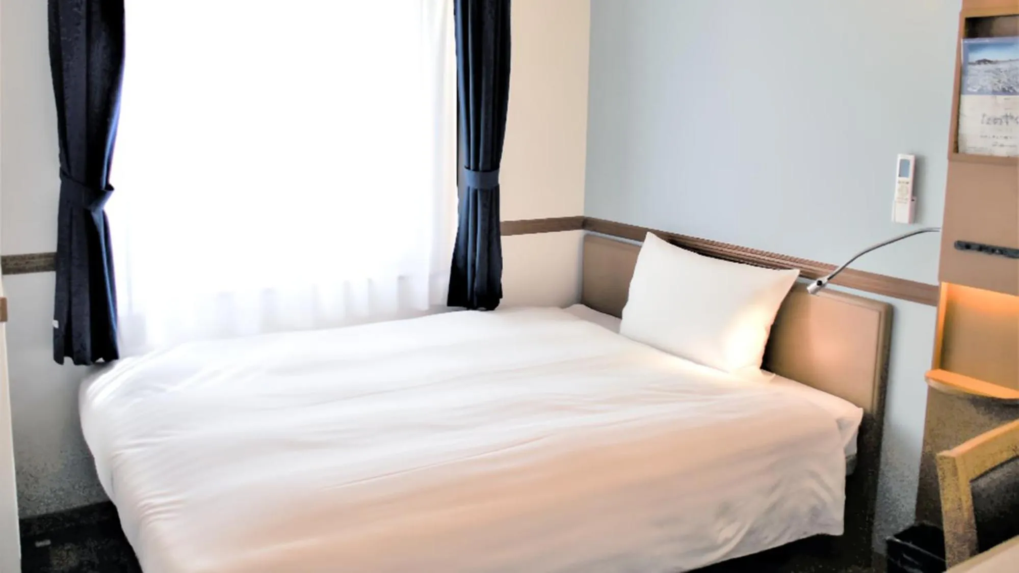 Bedroom, Bed in Toyoko Inn Tokyo Korakuen Bunkyokuyakusho Mae