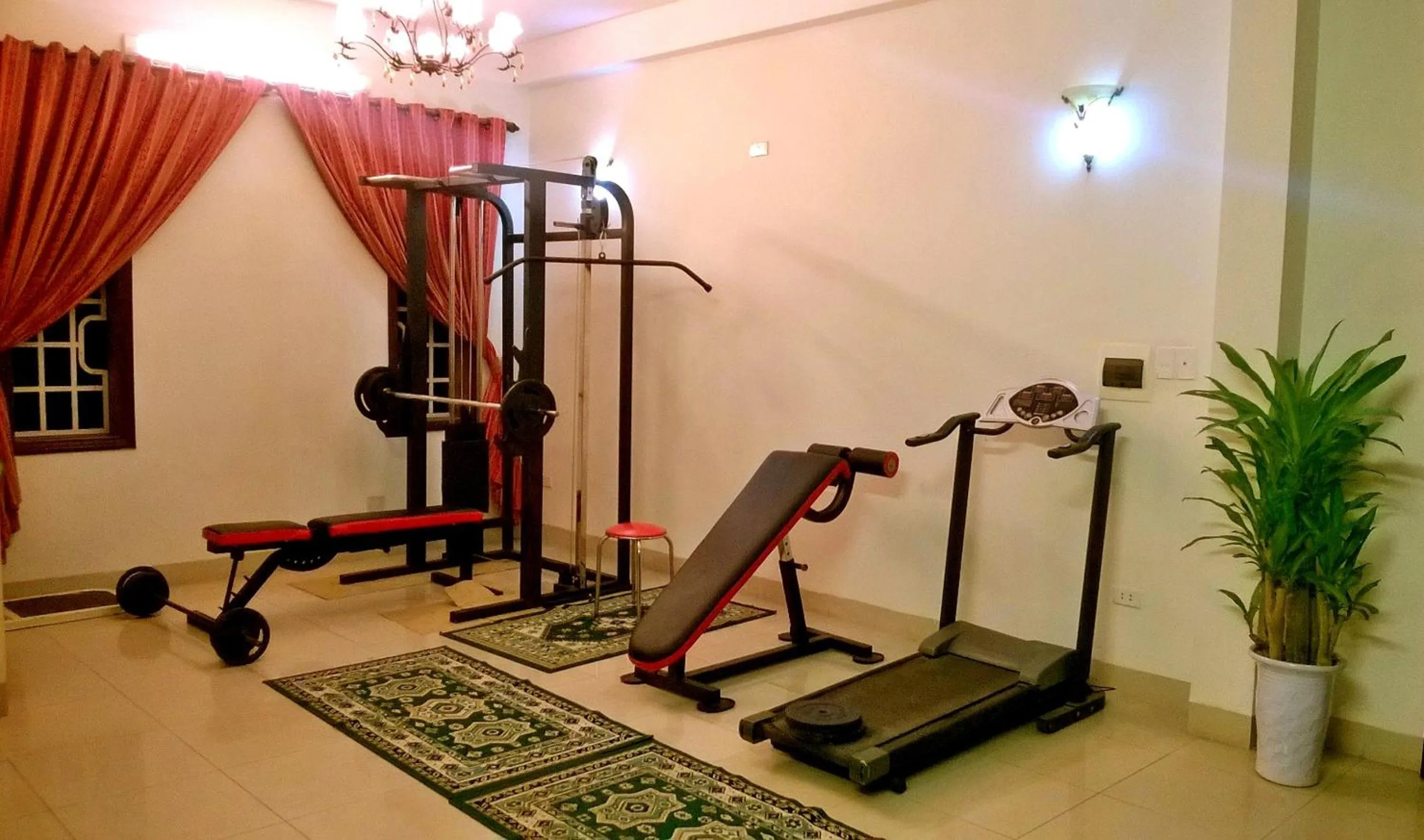 Fitness centre/facilities in Dai Long Hotel