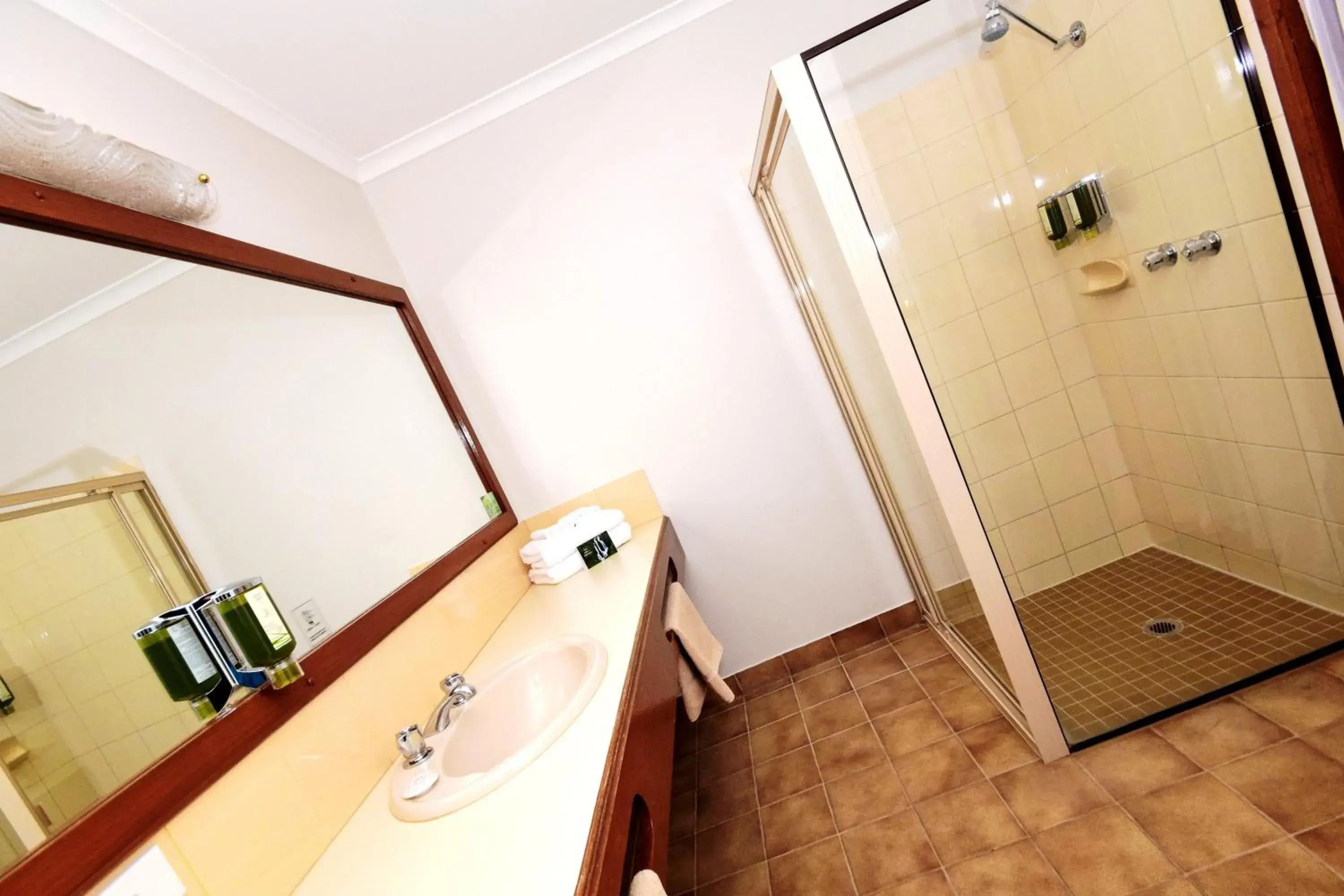 Deluxe Double or Twin Room with Garden View in River Country Inn Deluxe Double or Twin Room with Garden View in River Country Inn