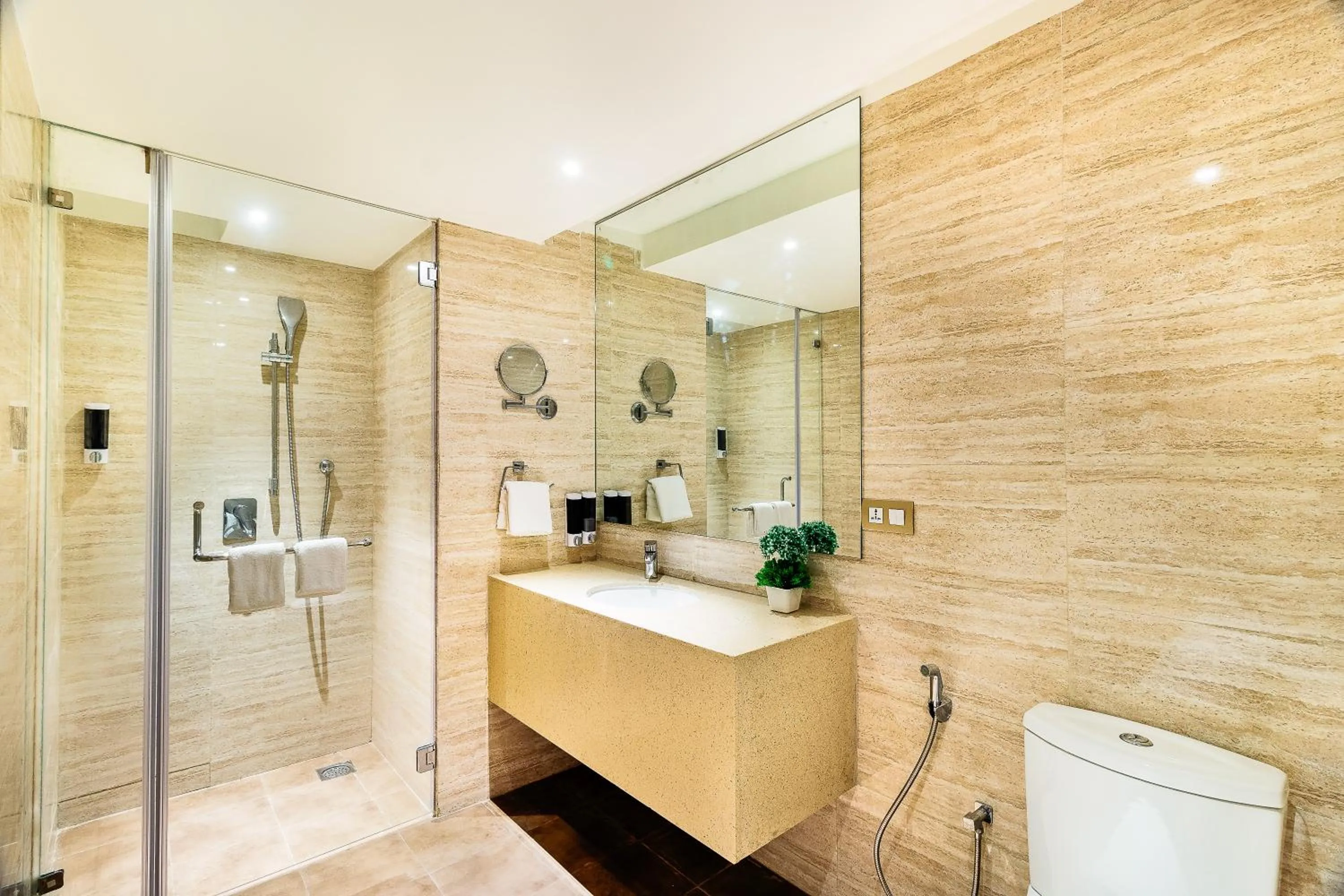 Bathroom in Hotel Jagadish International-Sankey Road