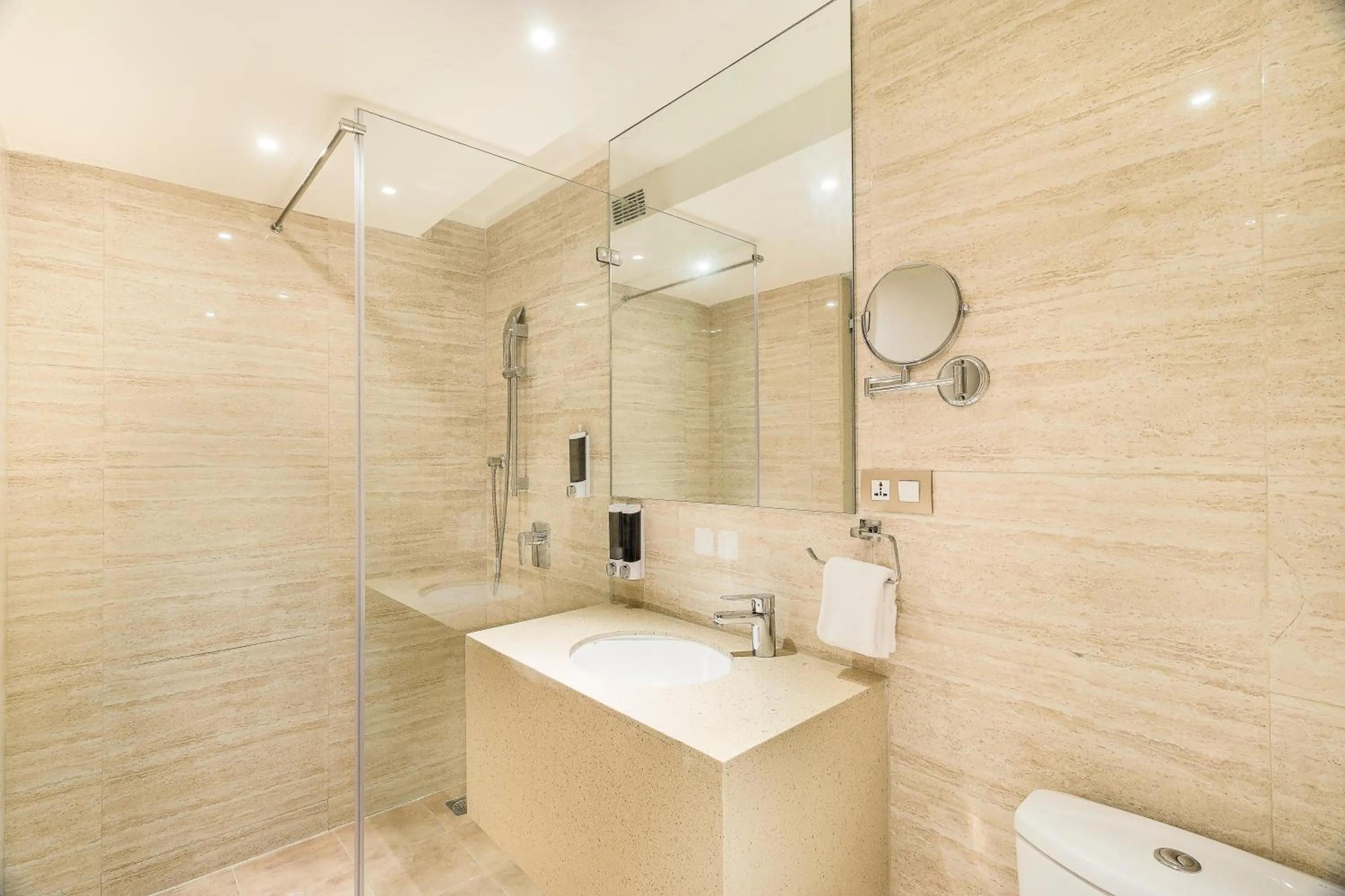 Bathroom in Hotel Jagadish International-Sankey Road