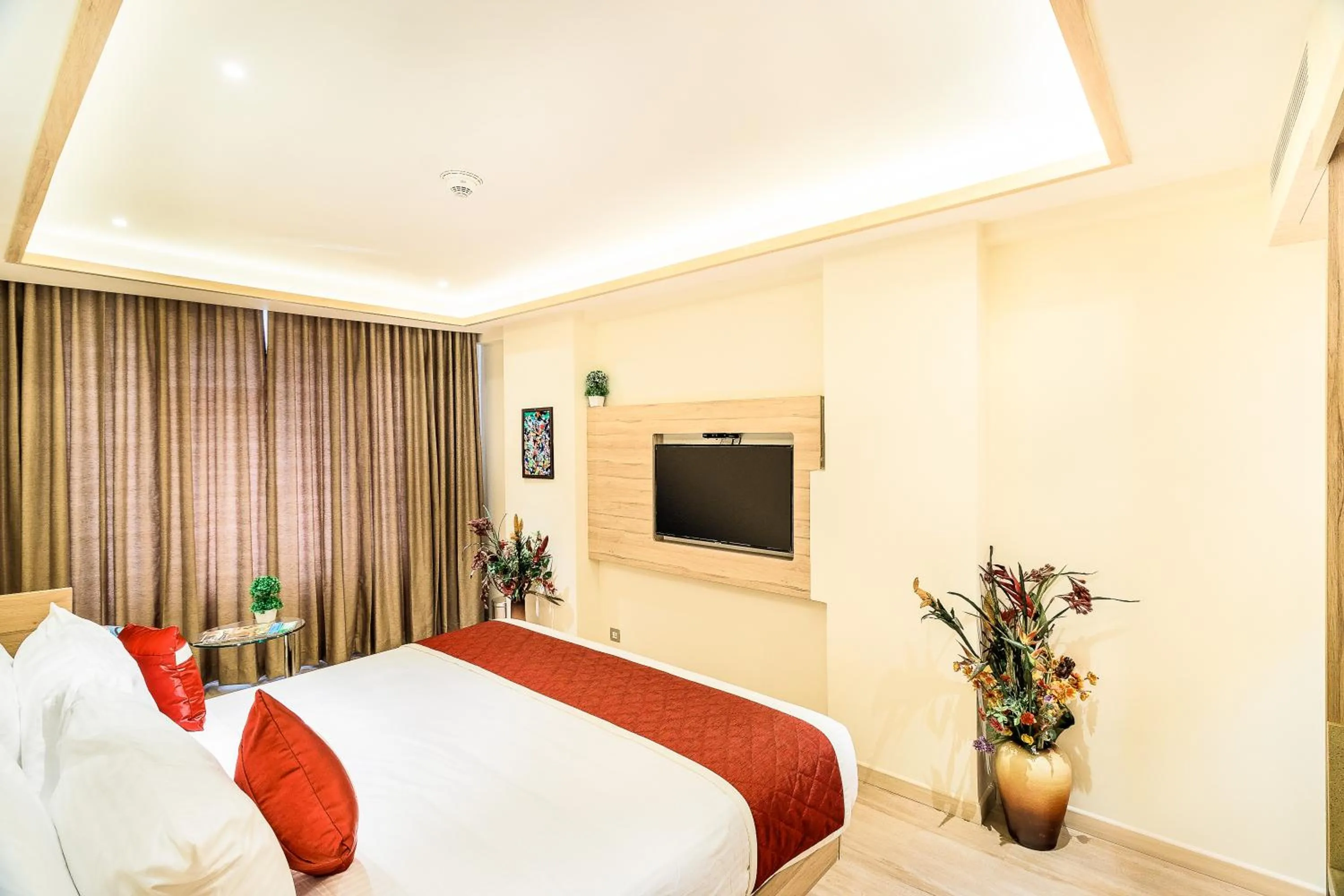 Bedroom, Bed in Hotel Jagadish International-Sankey Road