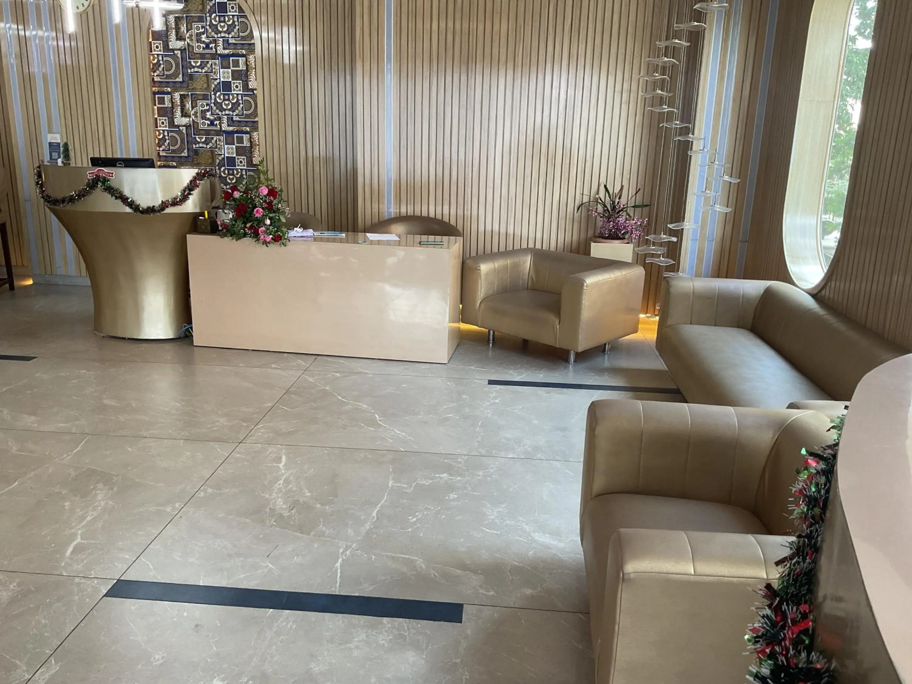 Lobby or reception in Hotel Jagadish International-Sankey Road