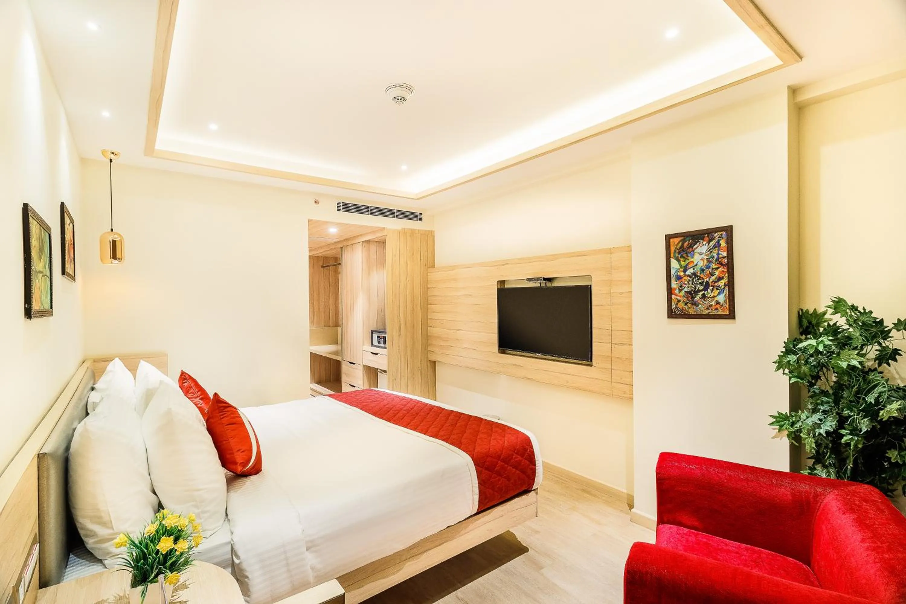 Bedroom, Bed in Hotel Jagadish International-Sankey Road