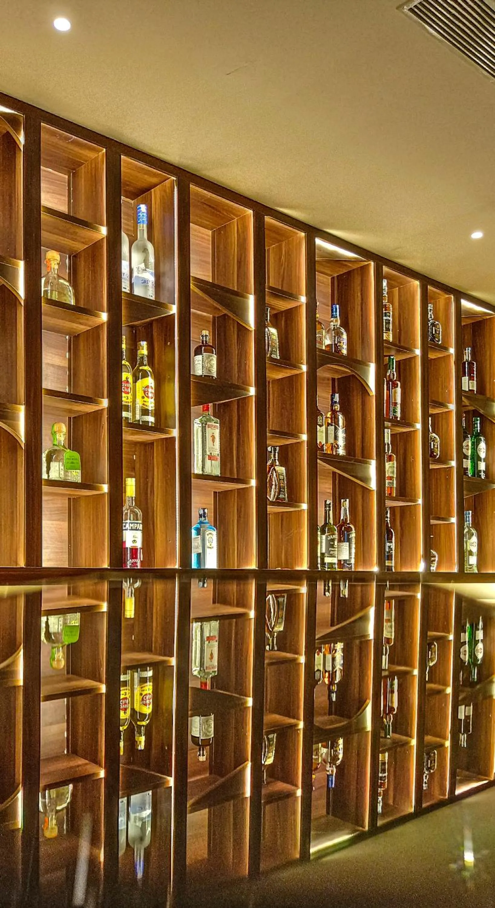 Restaurant/places to eat in Hotel Jagadish International-Sankey Road