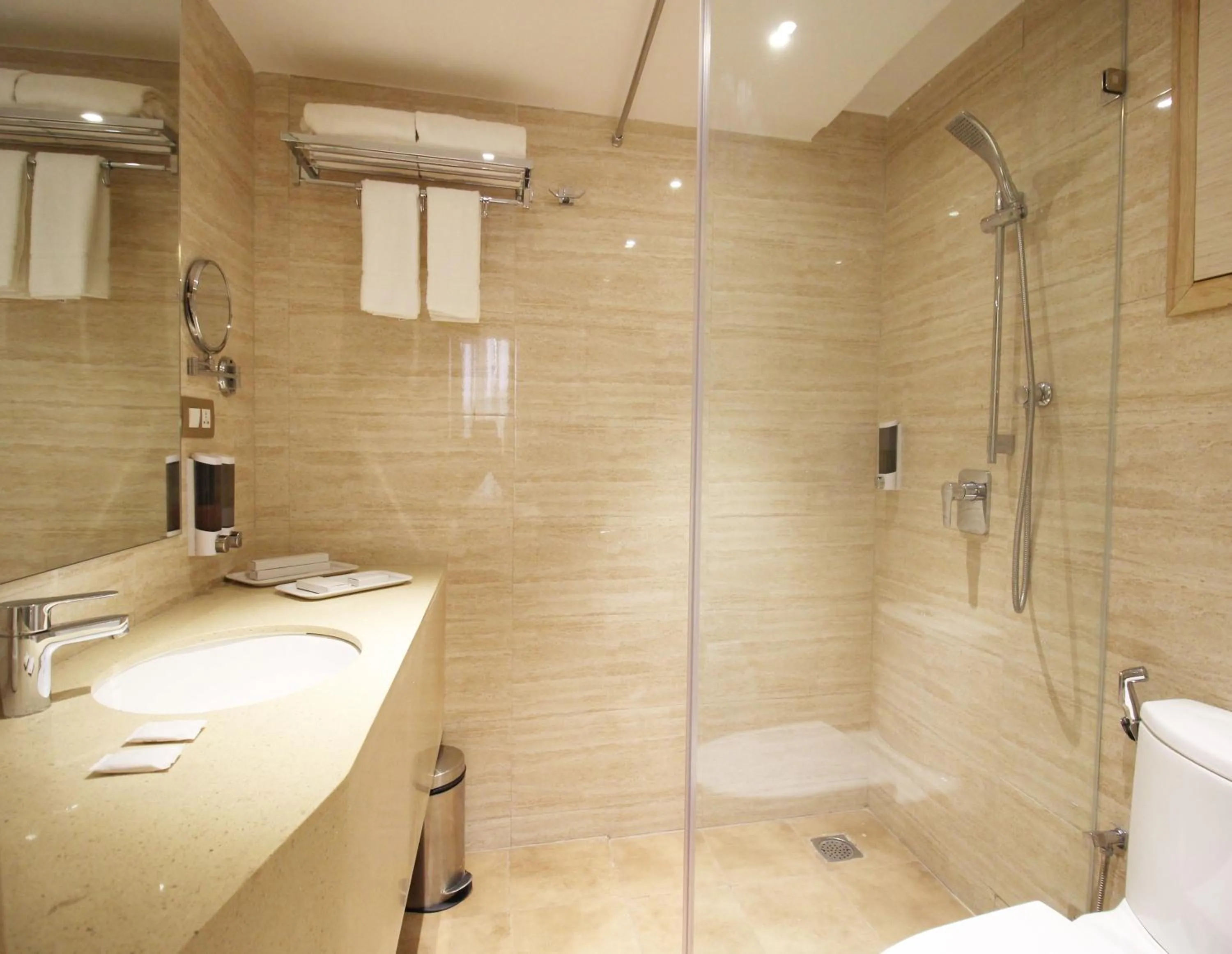 Bathroom in Hotel Jagadish International-Sankey Road