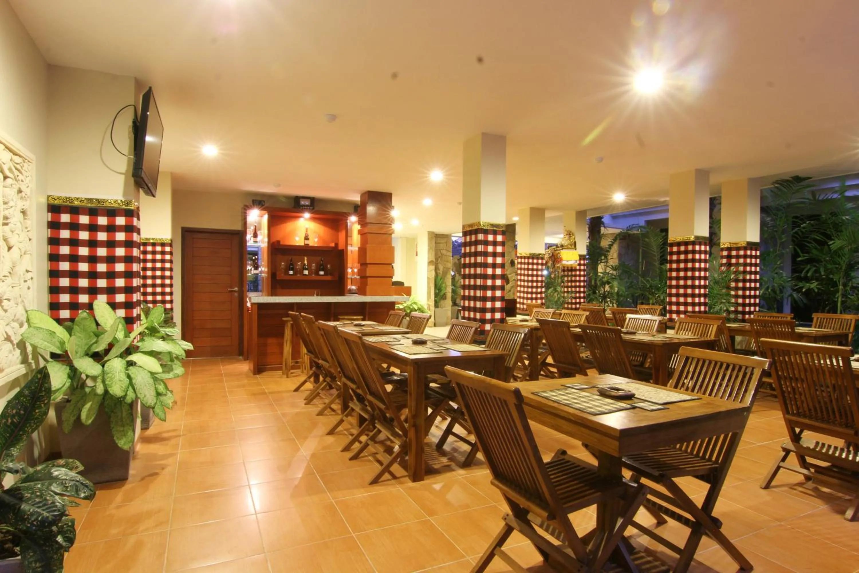 Restaurant/places to eat in Manggar Indonesia Hotel