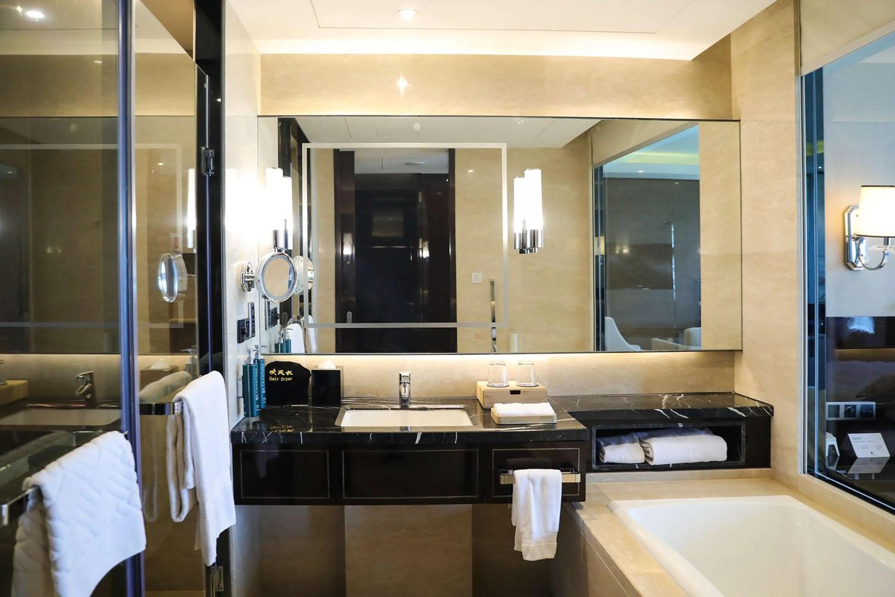 Bathroom, Bed in DoubleTree By Hilton Anhui