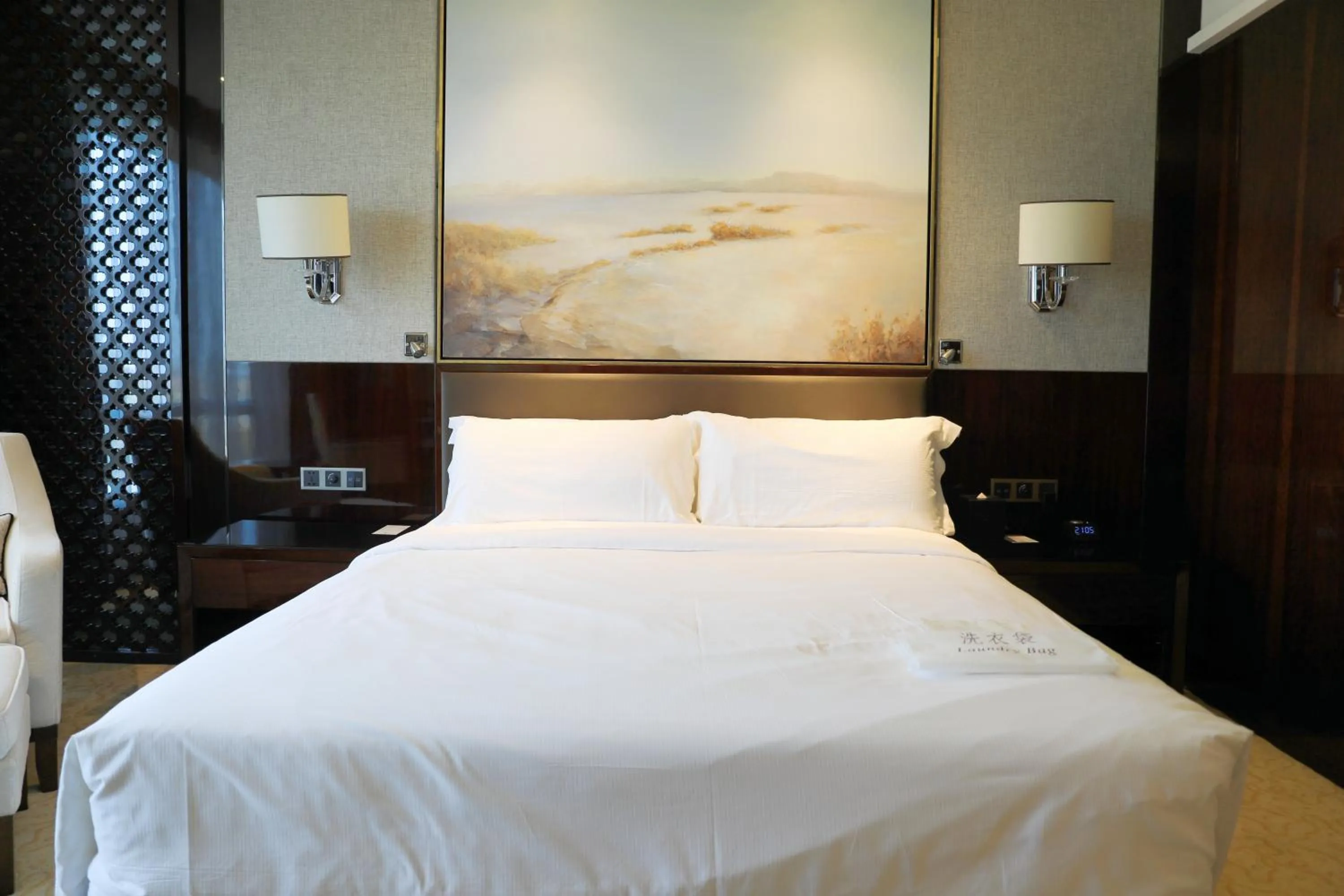 Bed in DoubleTree By Hilton Anhui