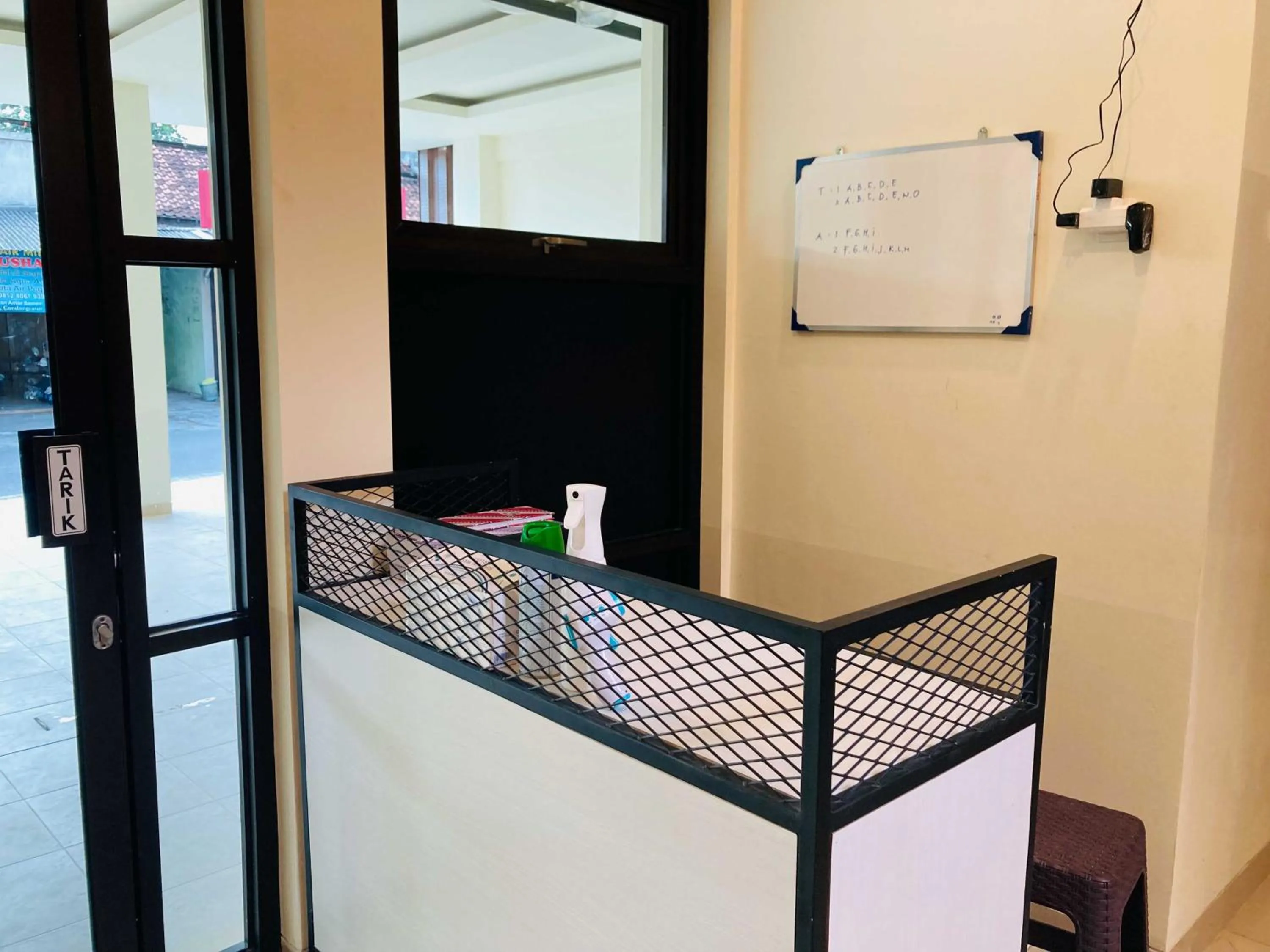 Lobby or reception in Hartono Inn Seturan Mitra RedDoorz