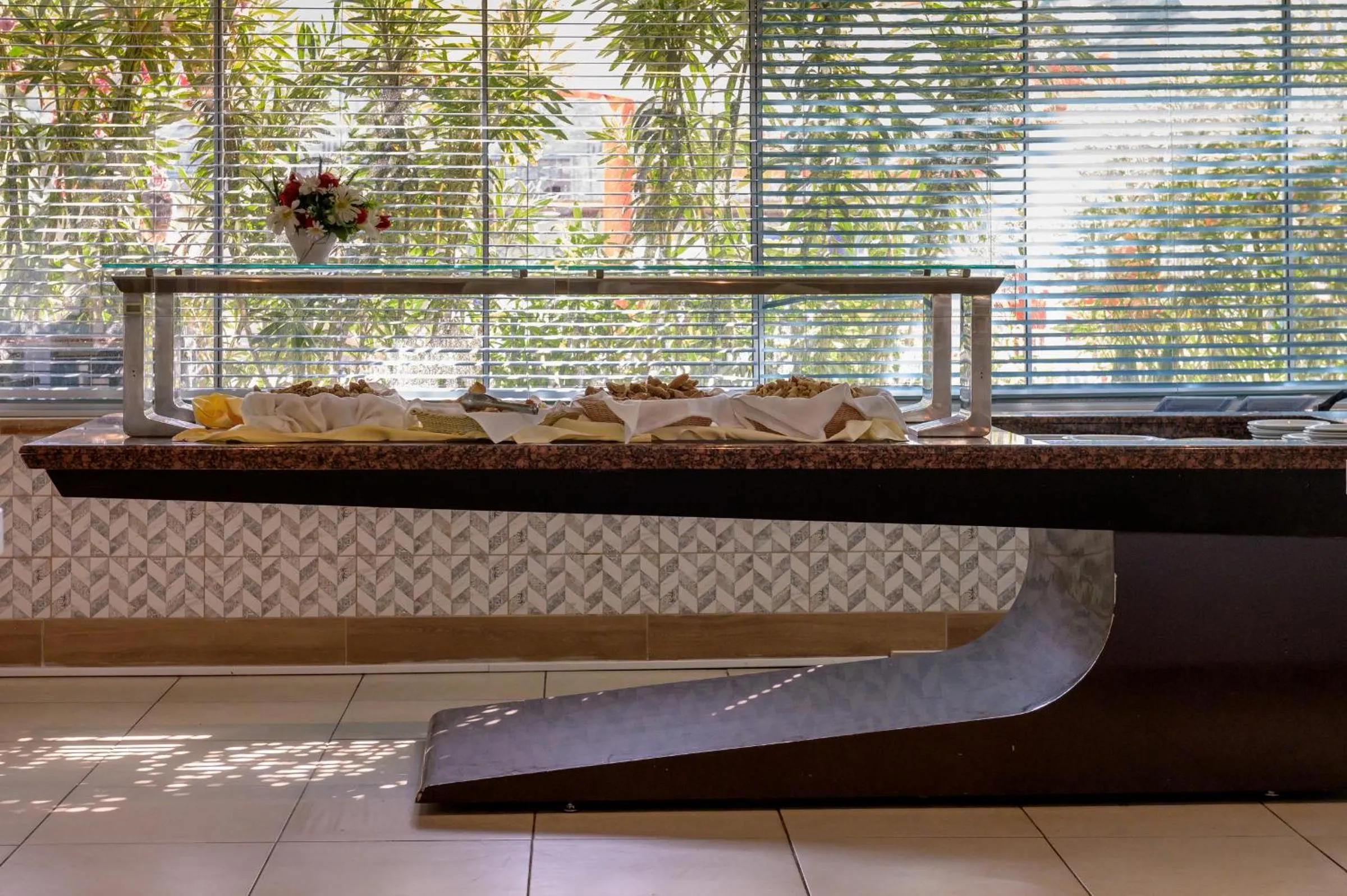 Restaurant/places to eat in SunBay Hotel