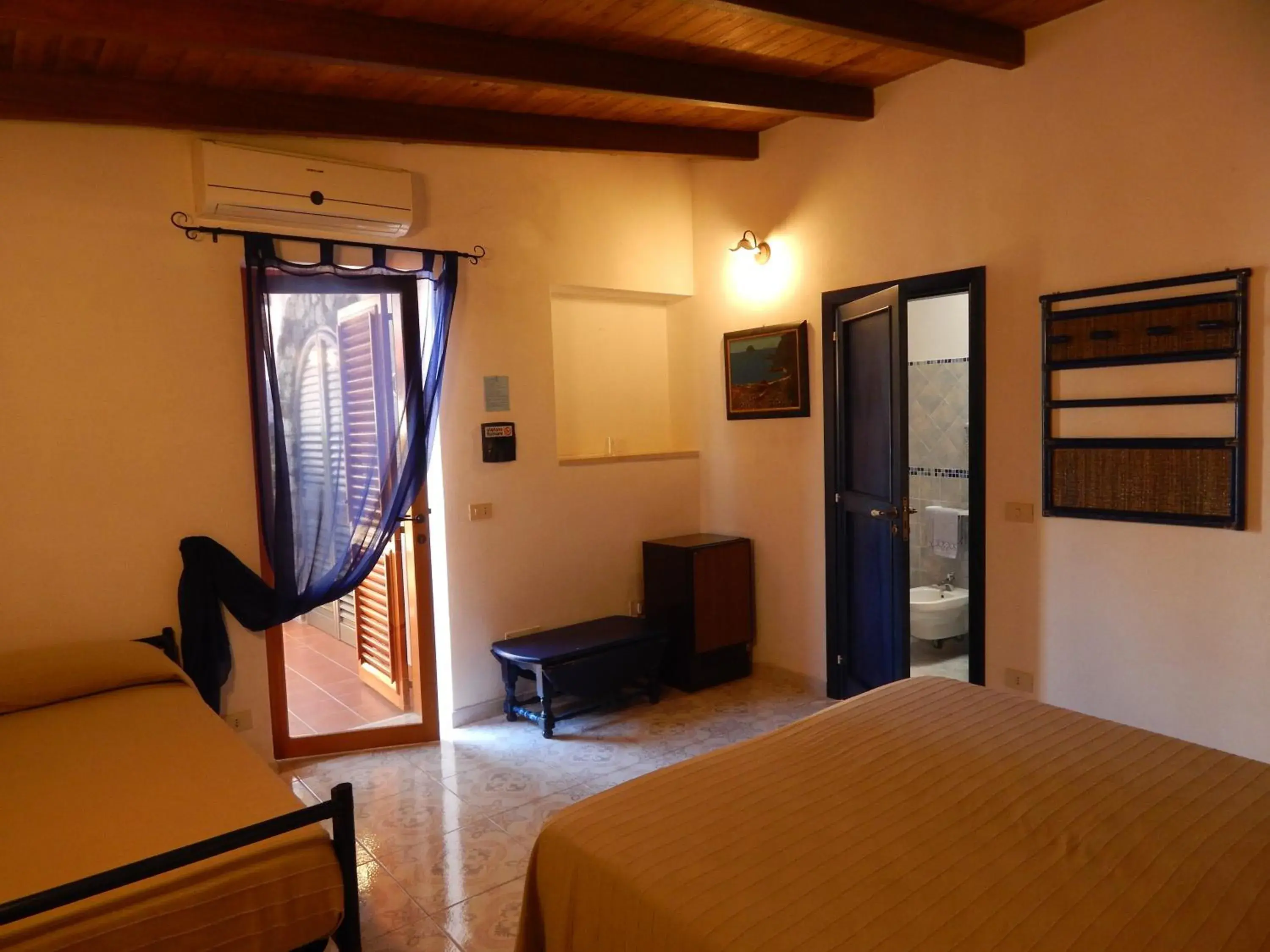 Triple Room in Casa Arcada Triple Room in Casa Arcada