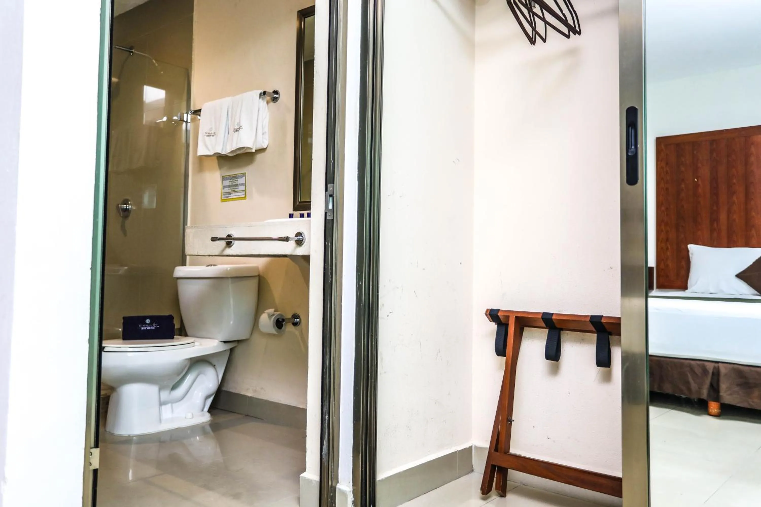 Bathroom, Bed in Terracaribe Hotel Boutique