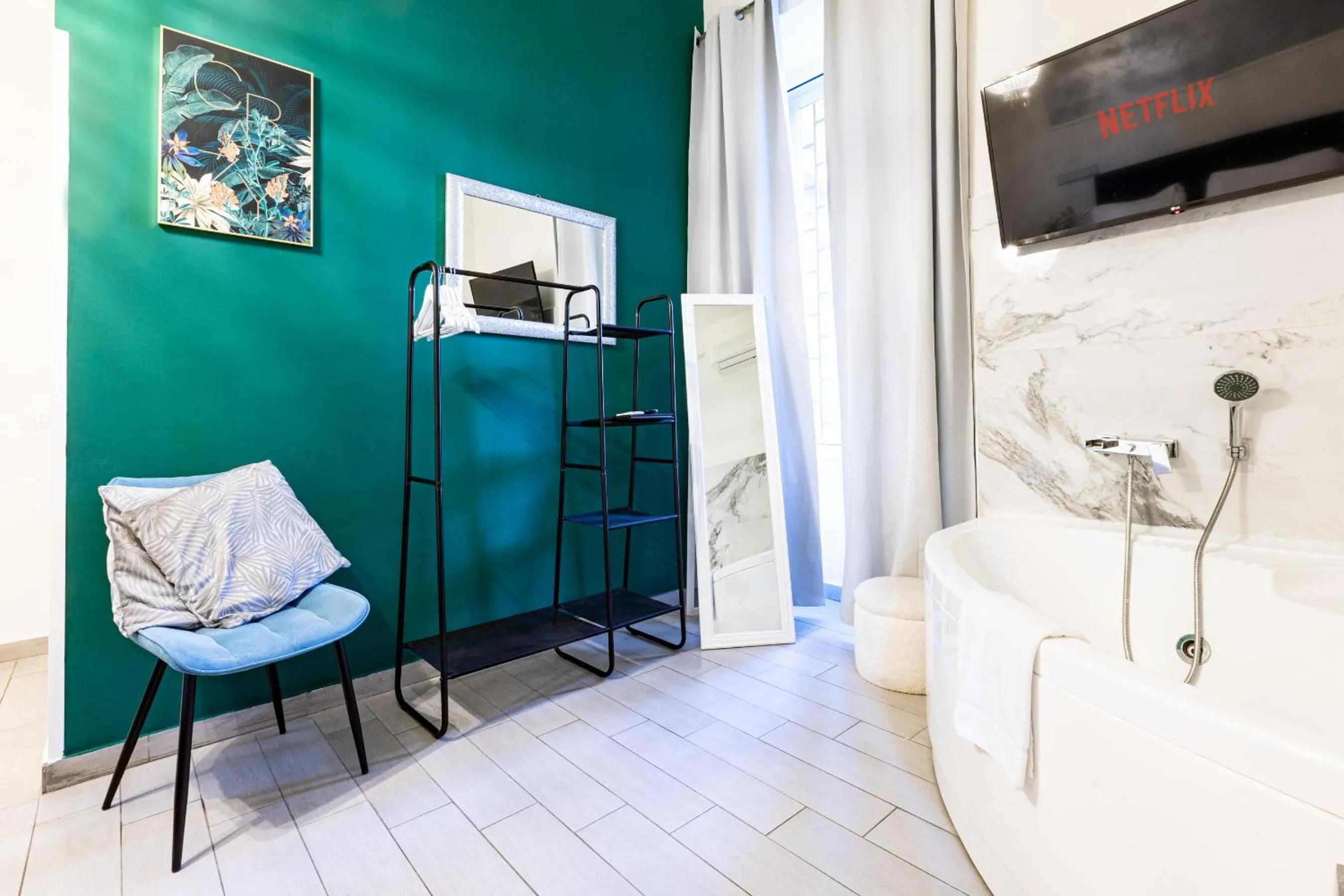 Hot Tub in Trastevere Suites - Top Collection