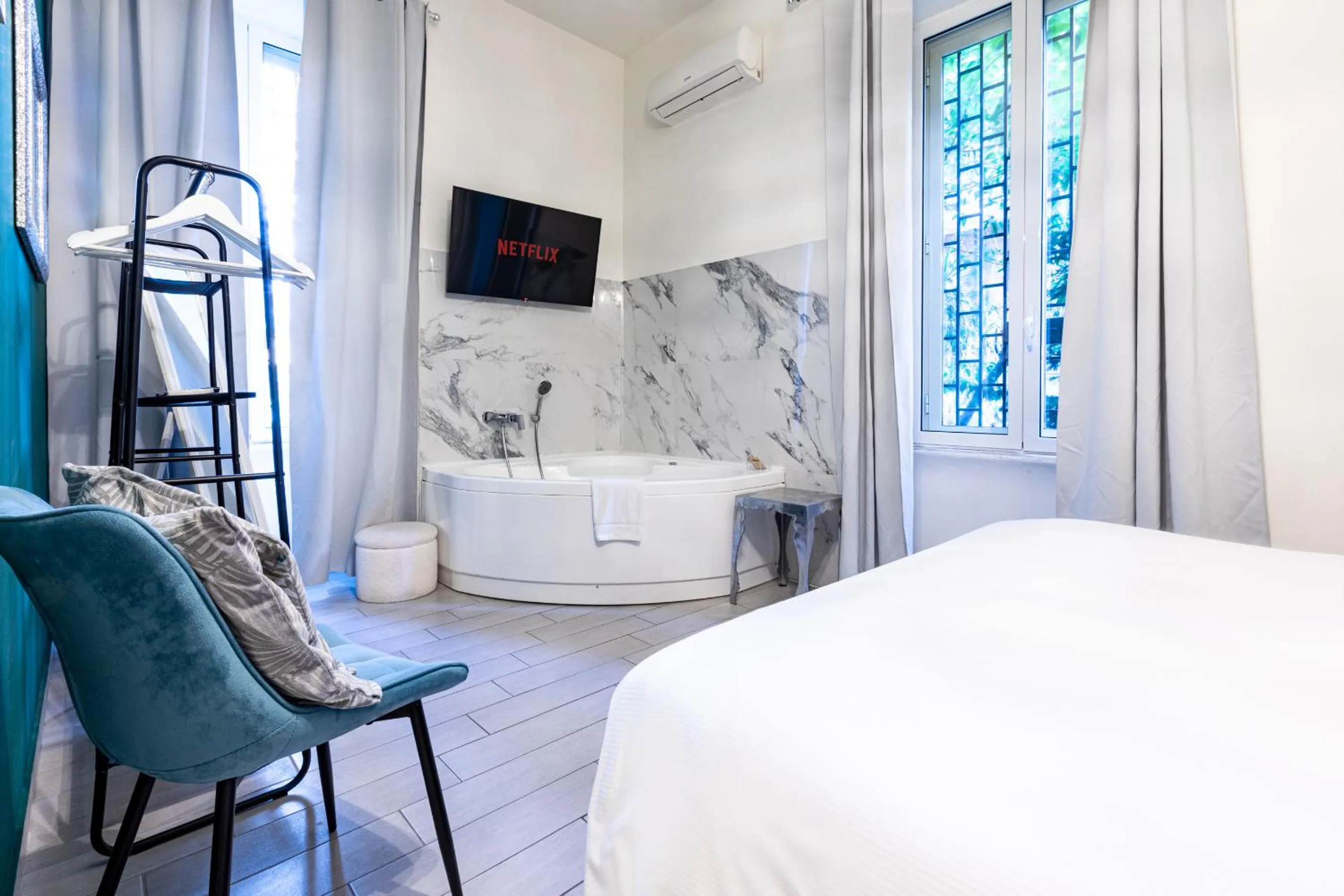 Bed in Trastevere Suites - Top Collection