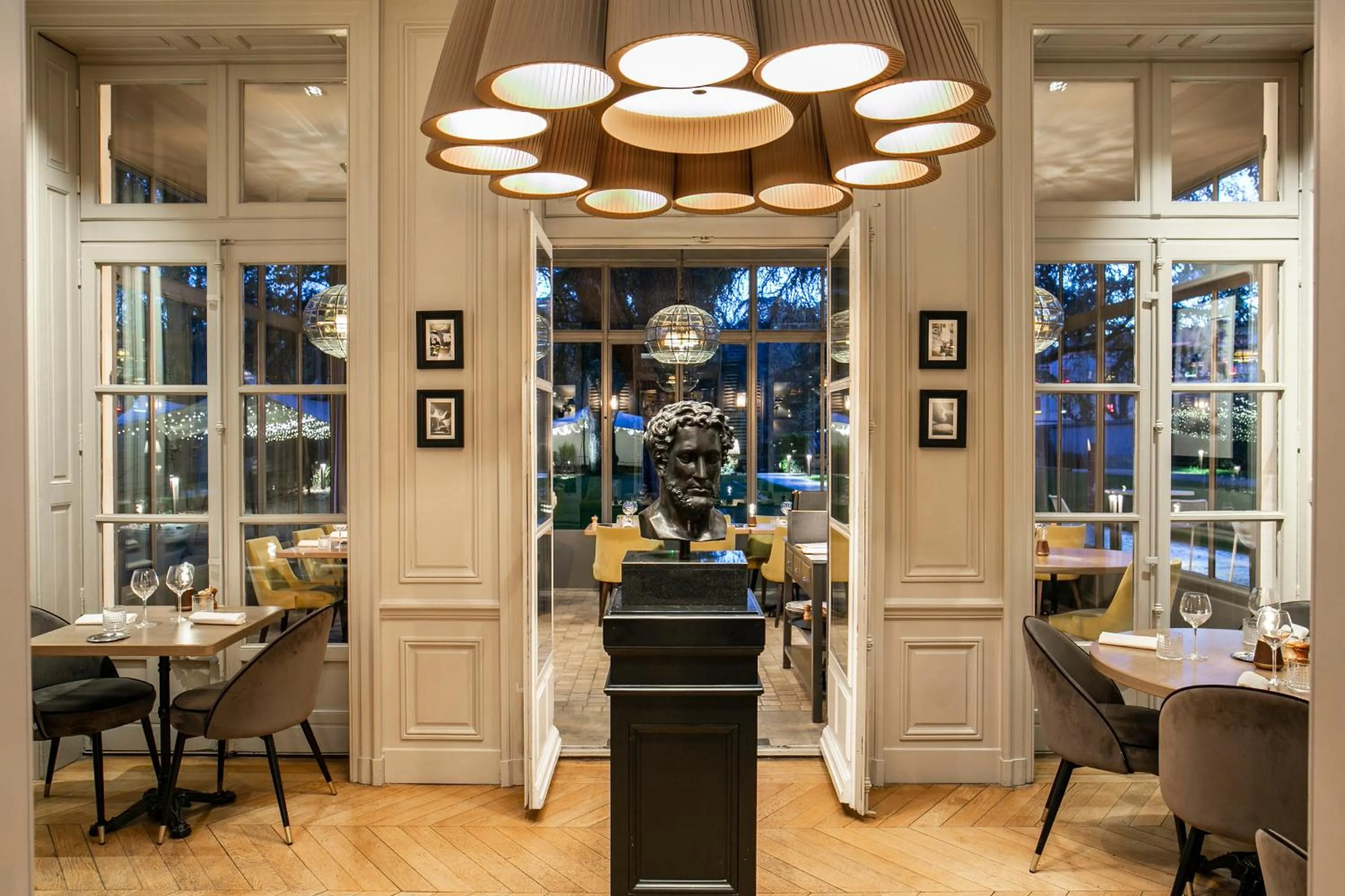 Restaurant/places to eat in Maison D'Anthouard