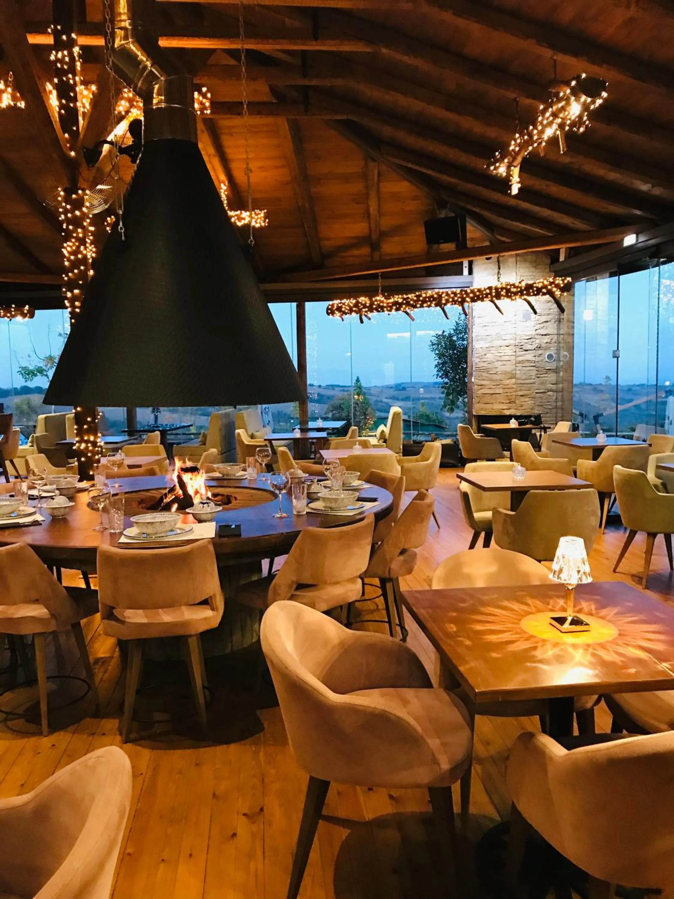 Restaurant/places to eat in 3 Hills Boutique - The Ranch Experience