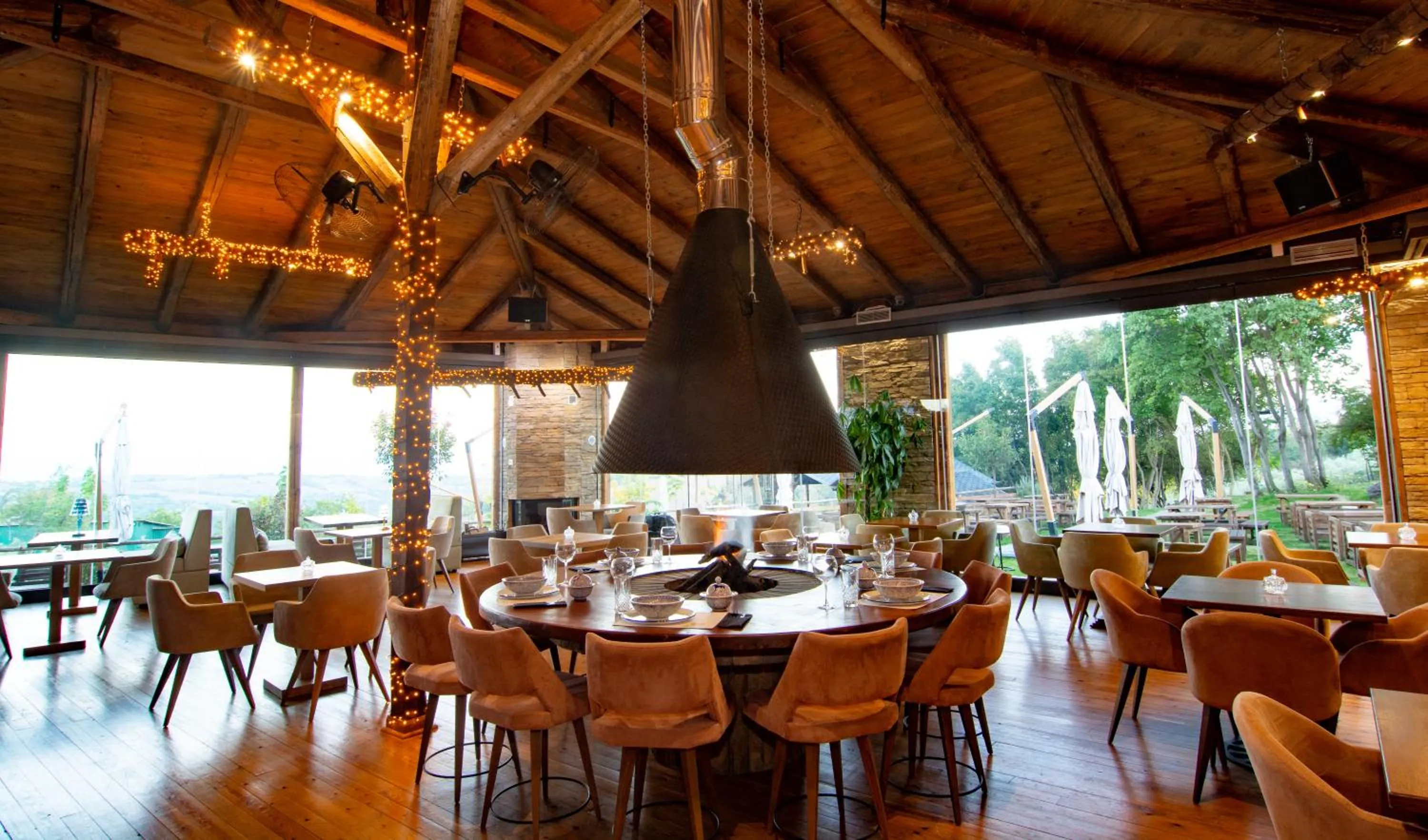 Restaurant/places to eat in 3 Hills Boutique - The Ranch Experience