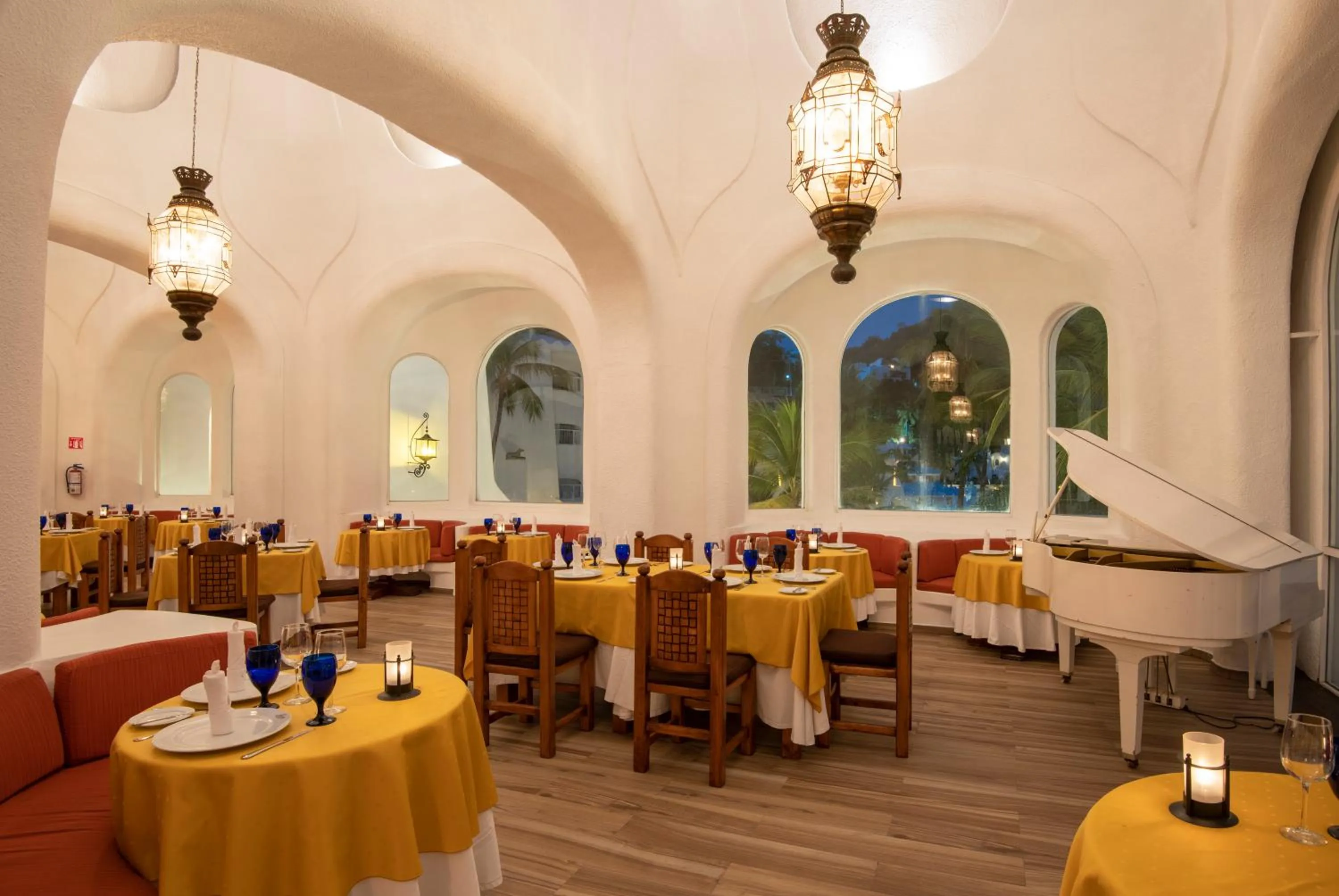 Restaurant/places to eat in Las Hadas by Brisas