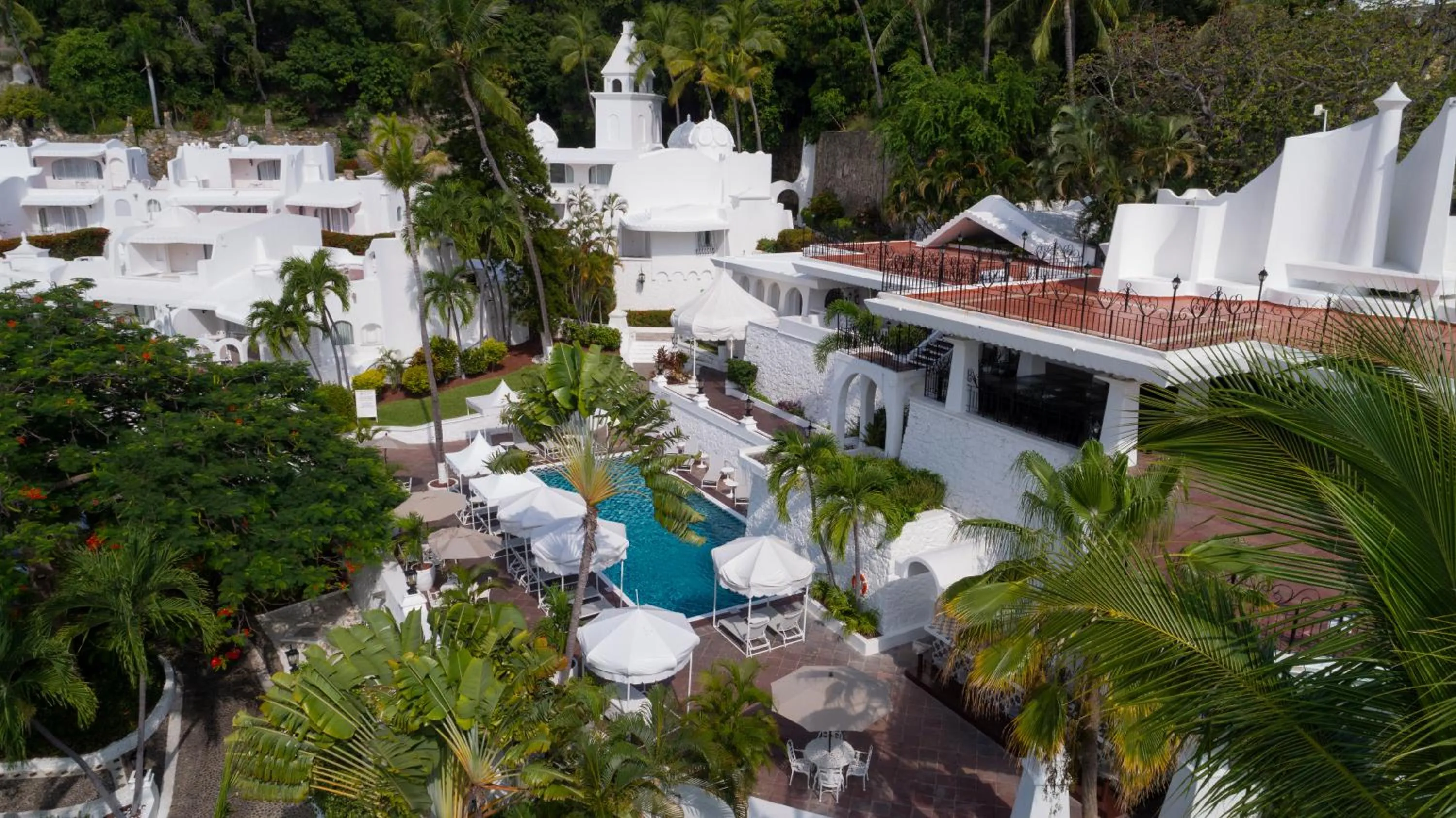 Swimming pool in Las Hadas by Brisas