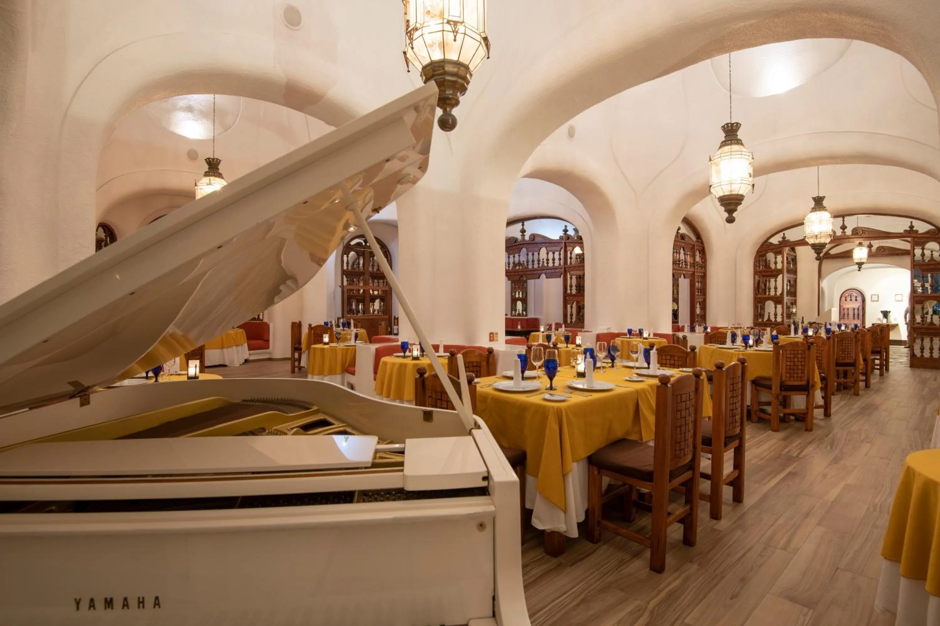 Restaurant/places to eat in Las Hadas by Brisas