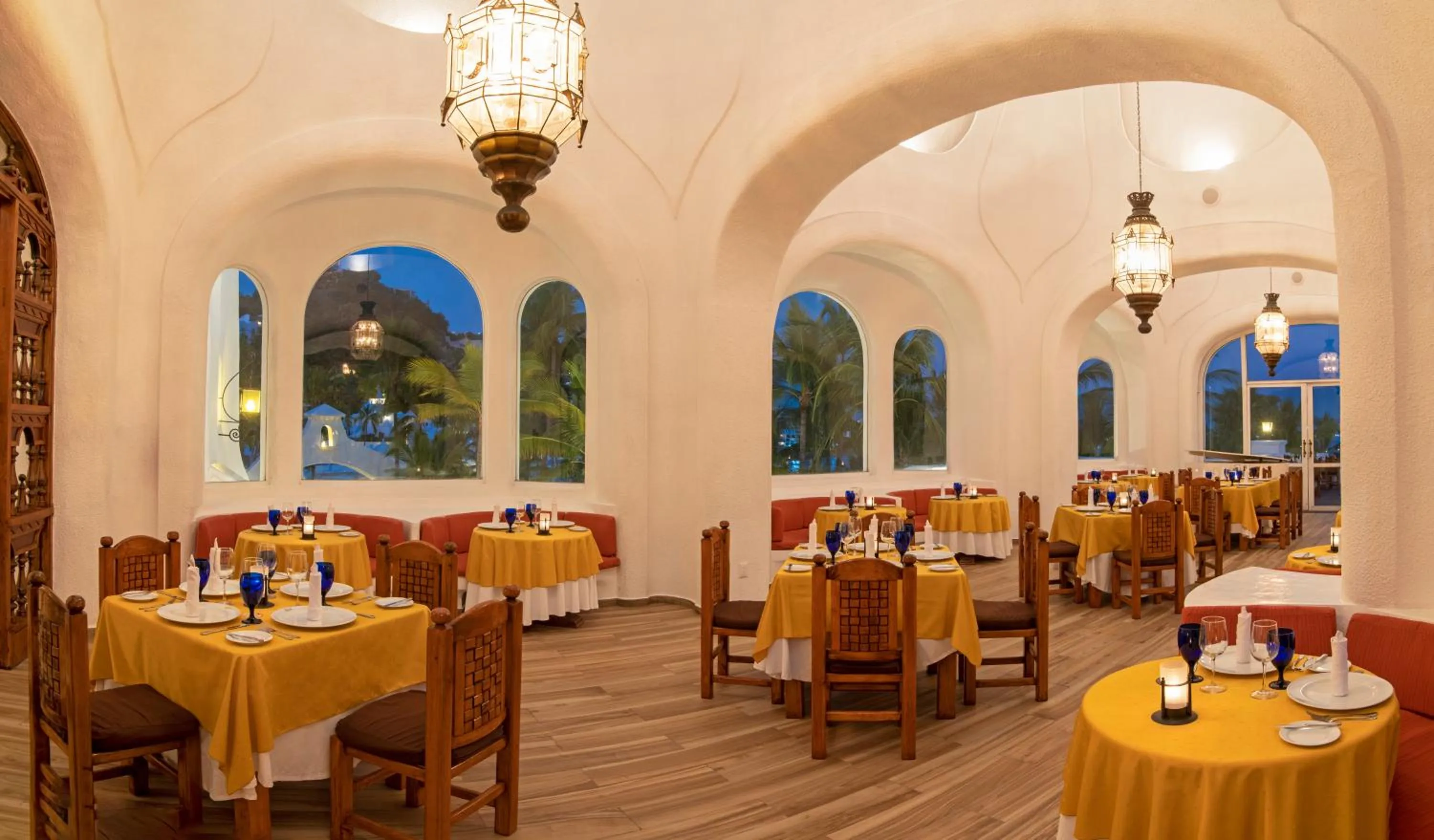 Restaurant/places to eat in Las Hadas by Brisas