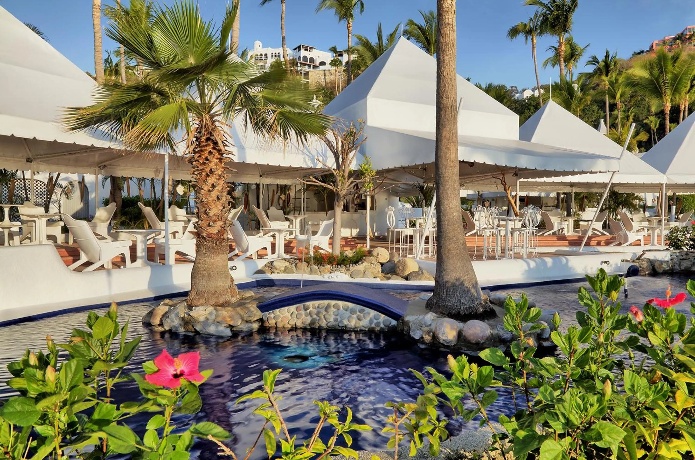 Restaurant/places to eat in Las Hadas by Brisas