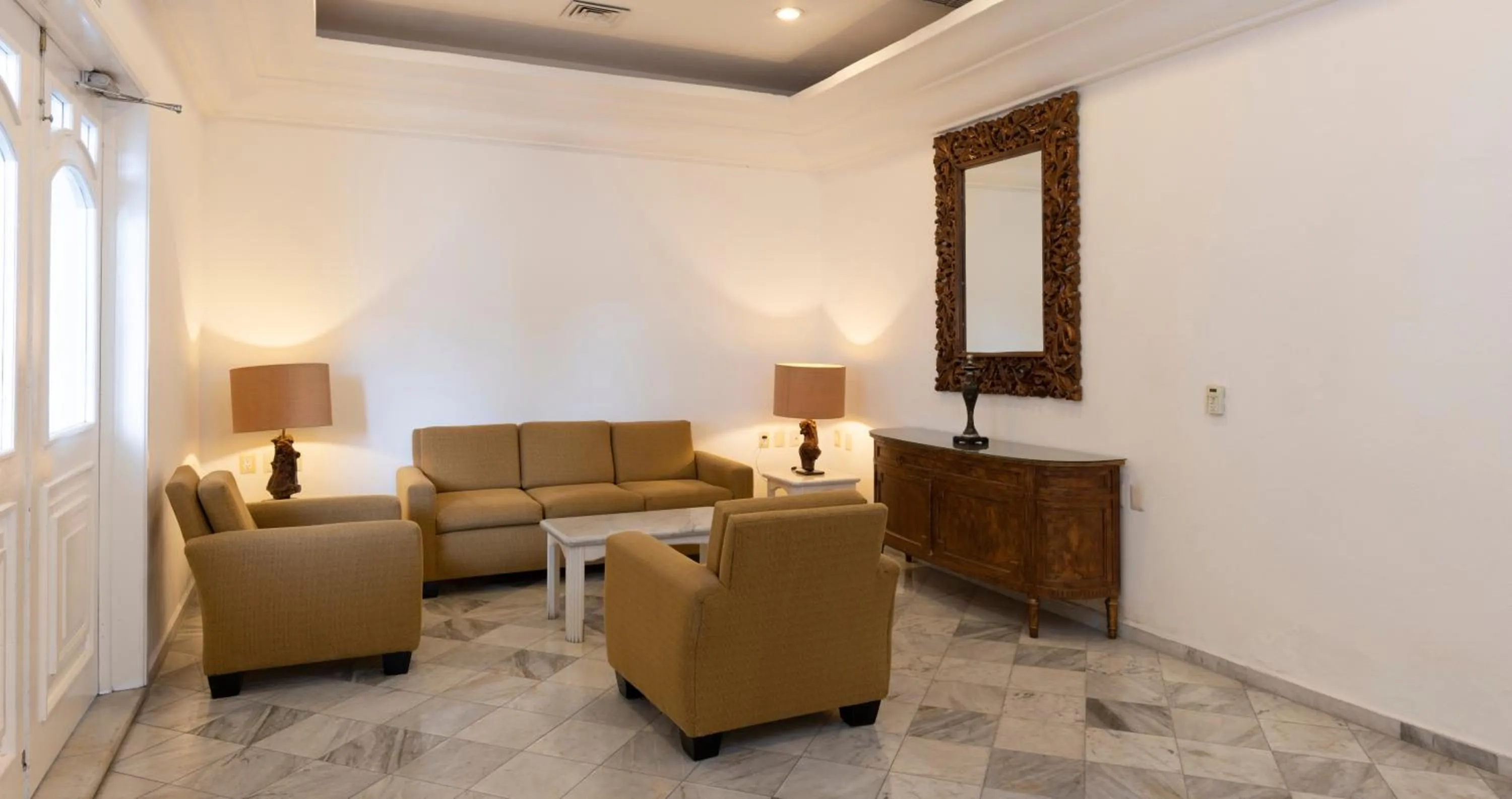 Business facilities in Las Hadas by Brisas
