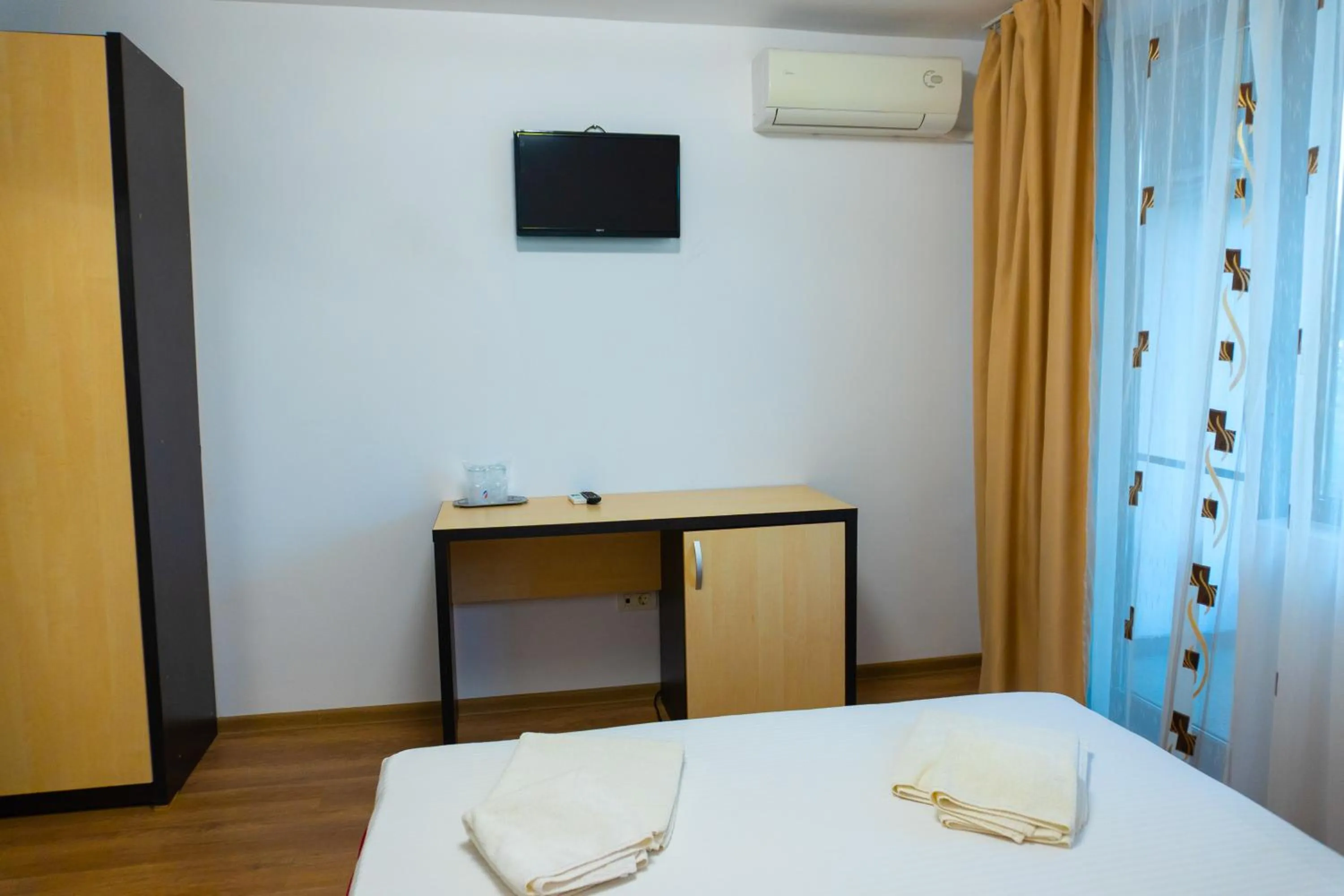 Bed in Hotel & MedSpa Siret