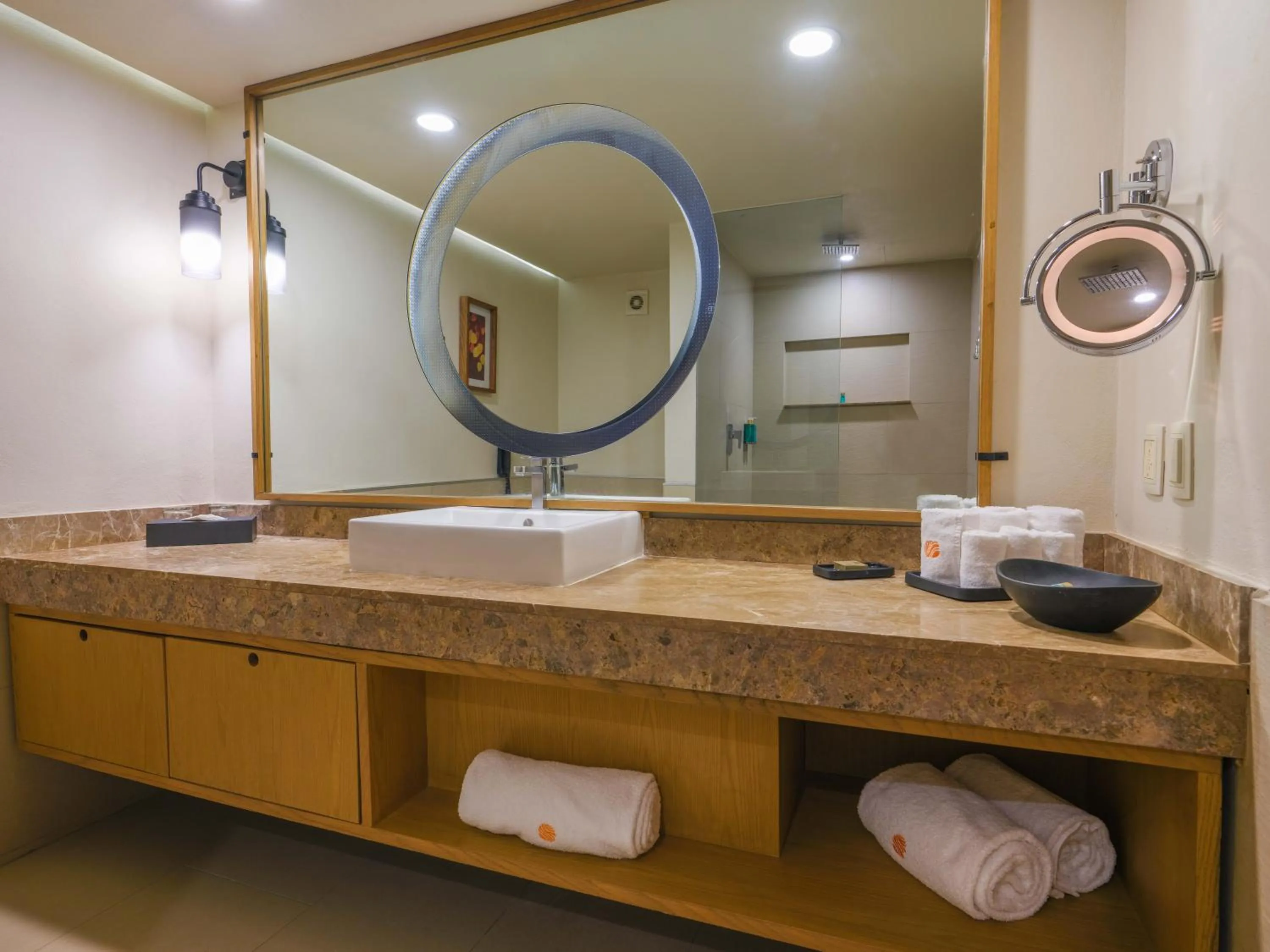 Bathroom in Hacienda Jurica by Brisas