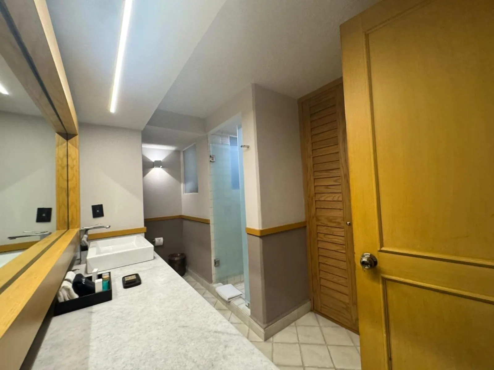 Bathroom in Hacienda Jurica by Brisas