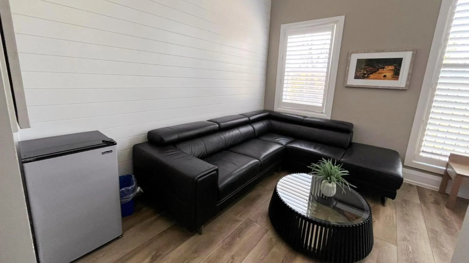 Colonial Hotel & Suites