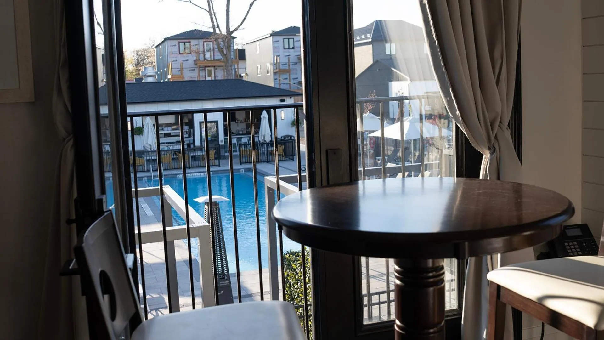 Colonial Hotel & Suites