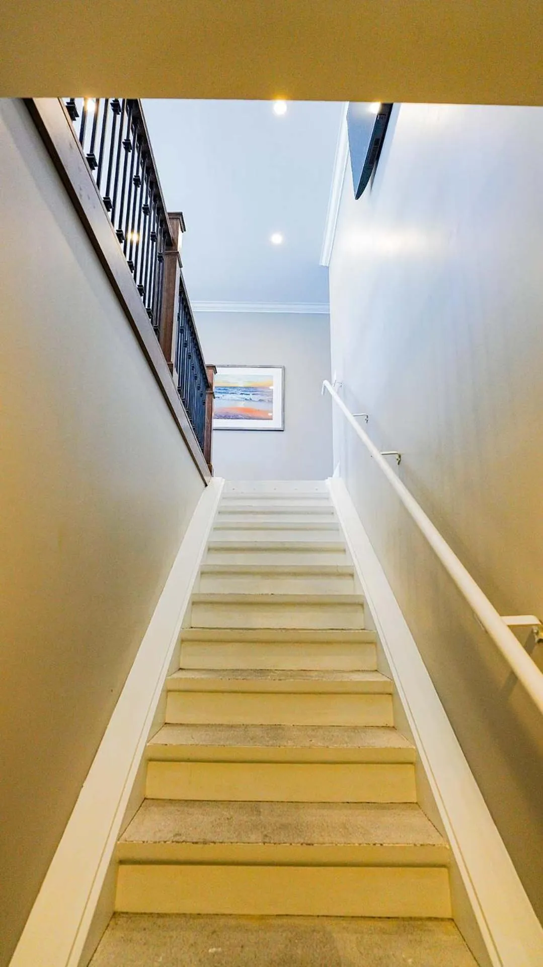 Colonial Hotel & Suites