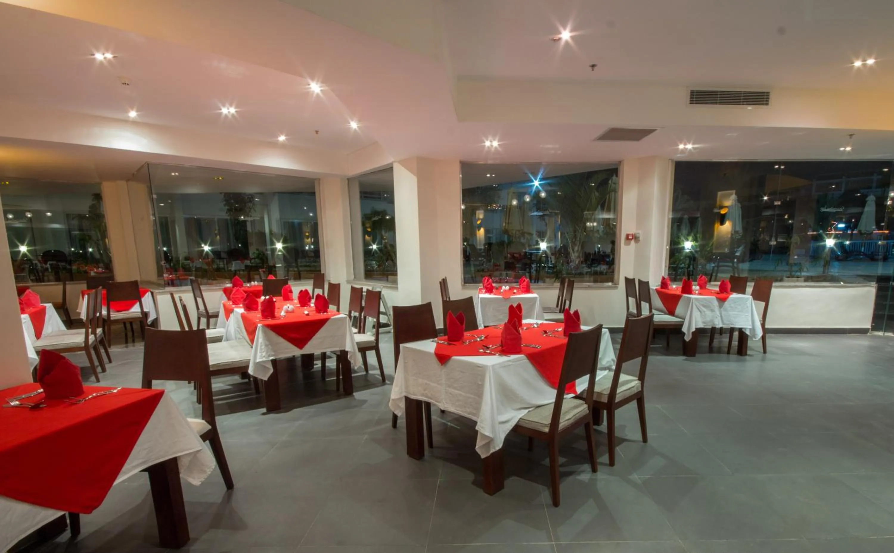 Restaurant/places to eat in Sharming Inn Hotels - Couples and Families Only