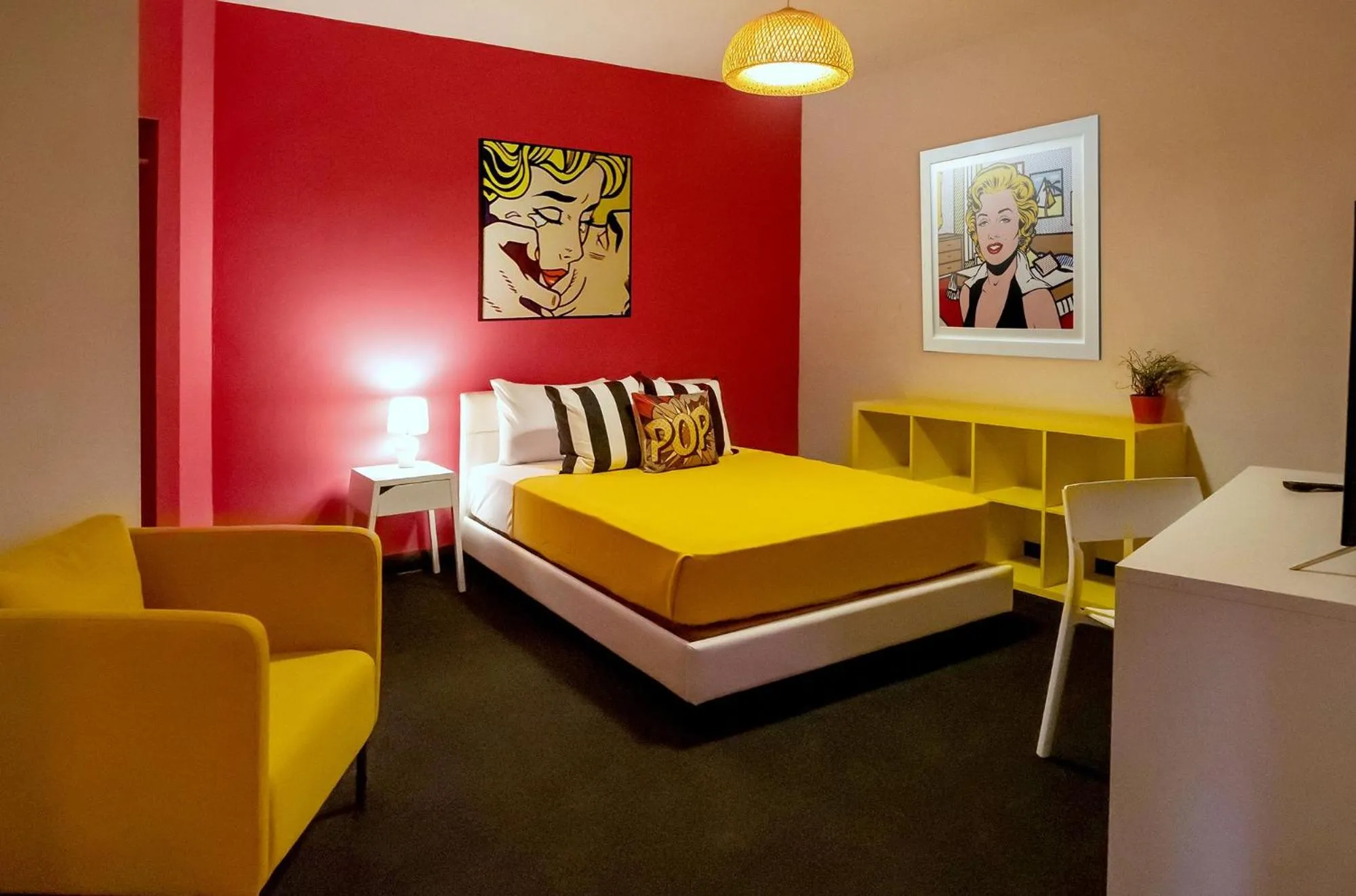 Bed in The Fox Hotel