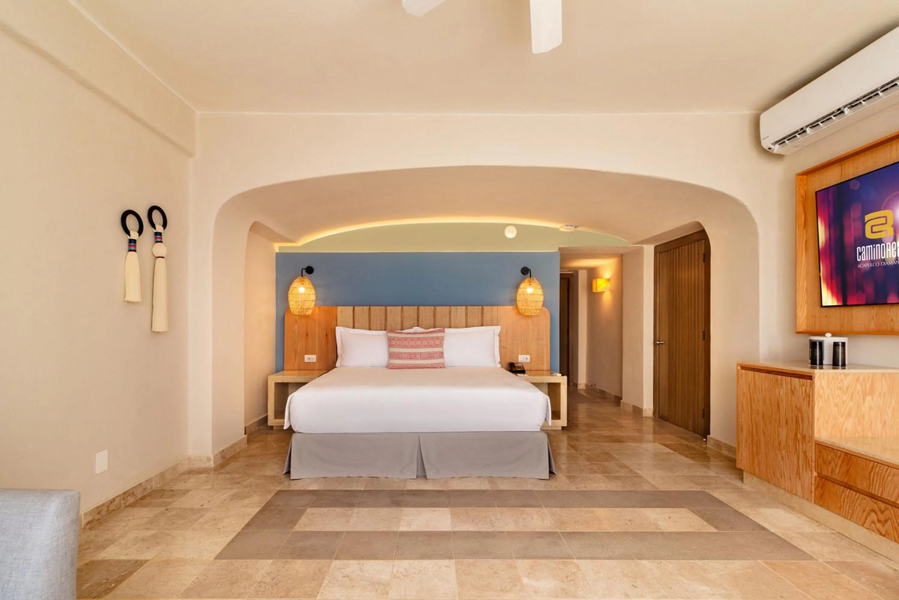 Bedroom, Bed in Camino Real Acapulco Diamante