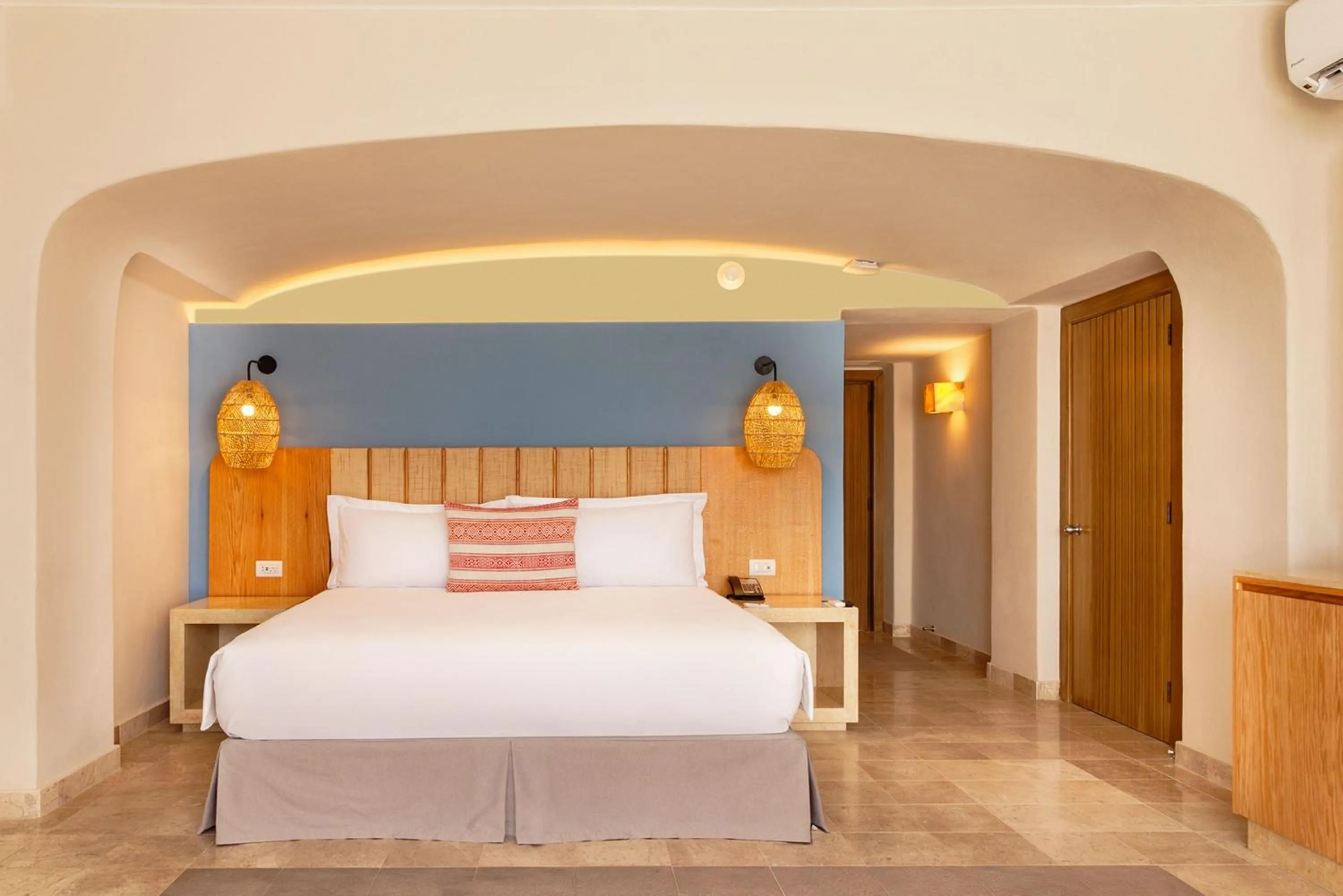 Bedroom, Bed in Camino Real Acapulco Diamante