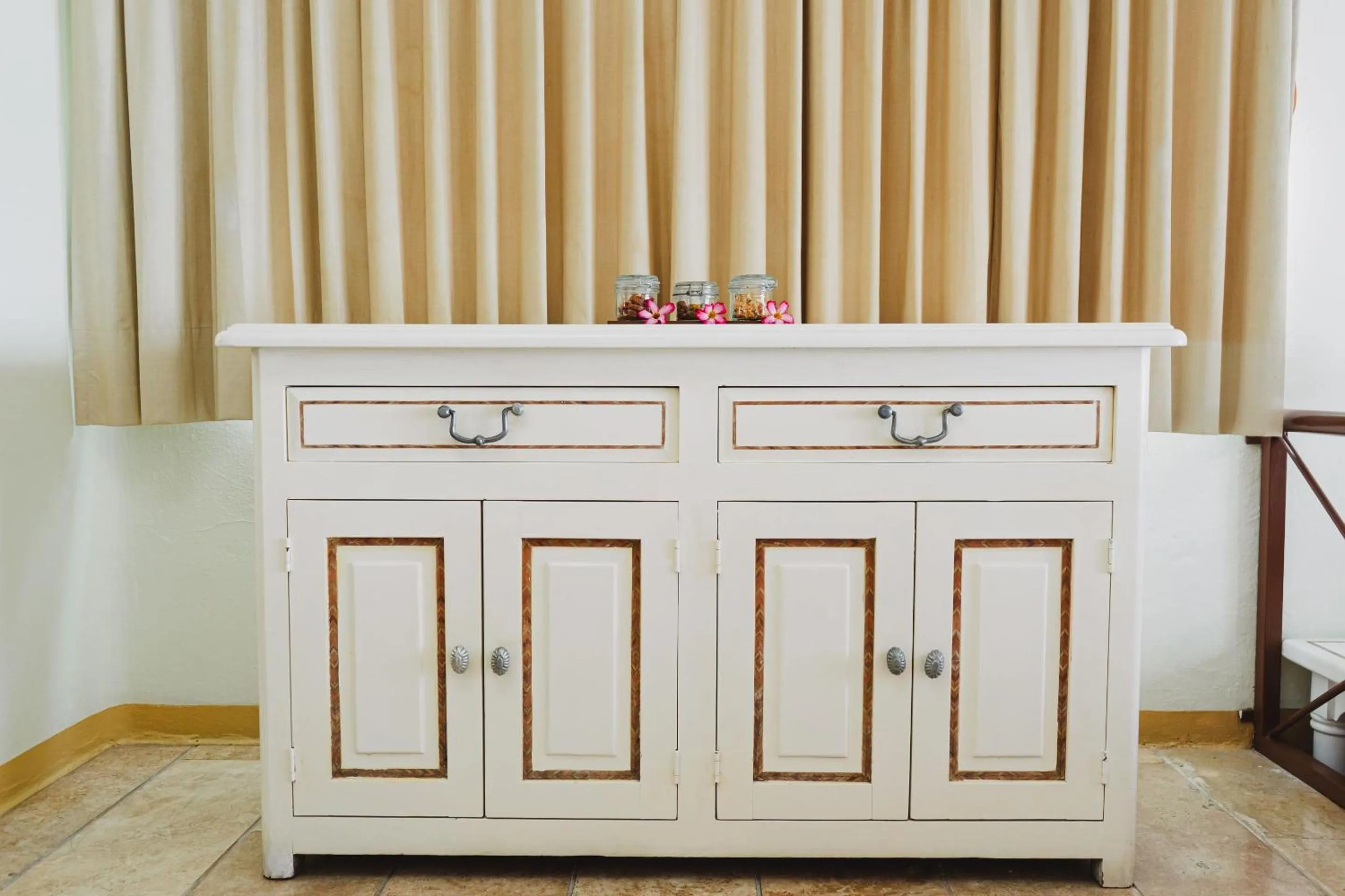 Photo of the whole room in Camino Real Zaashila Huatulco