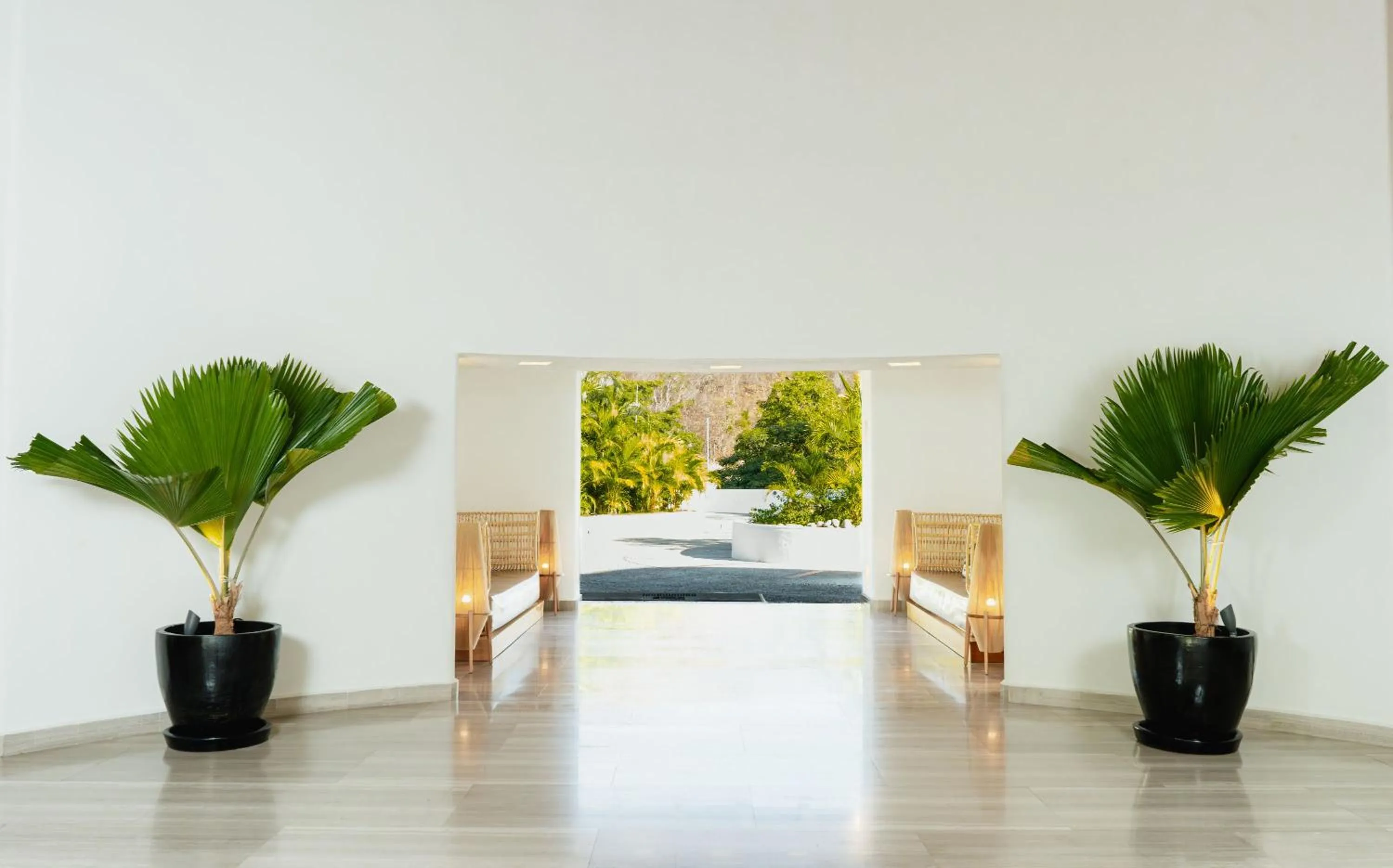 Facade/entrance, Bed in Camino Real Zaashila Huatulco