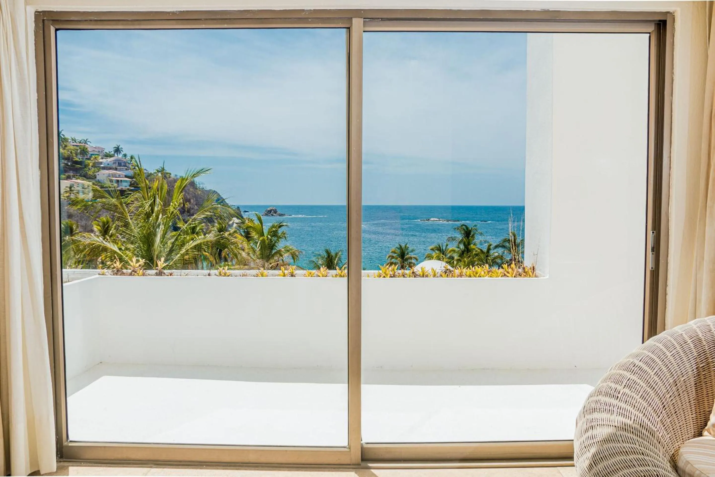 Photo of the whole room in Camino Real Zaashila Huatulco